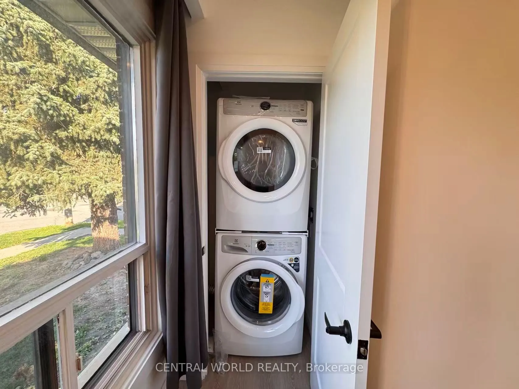 15 Neddie Drive, #Main