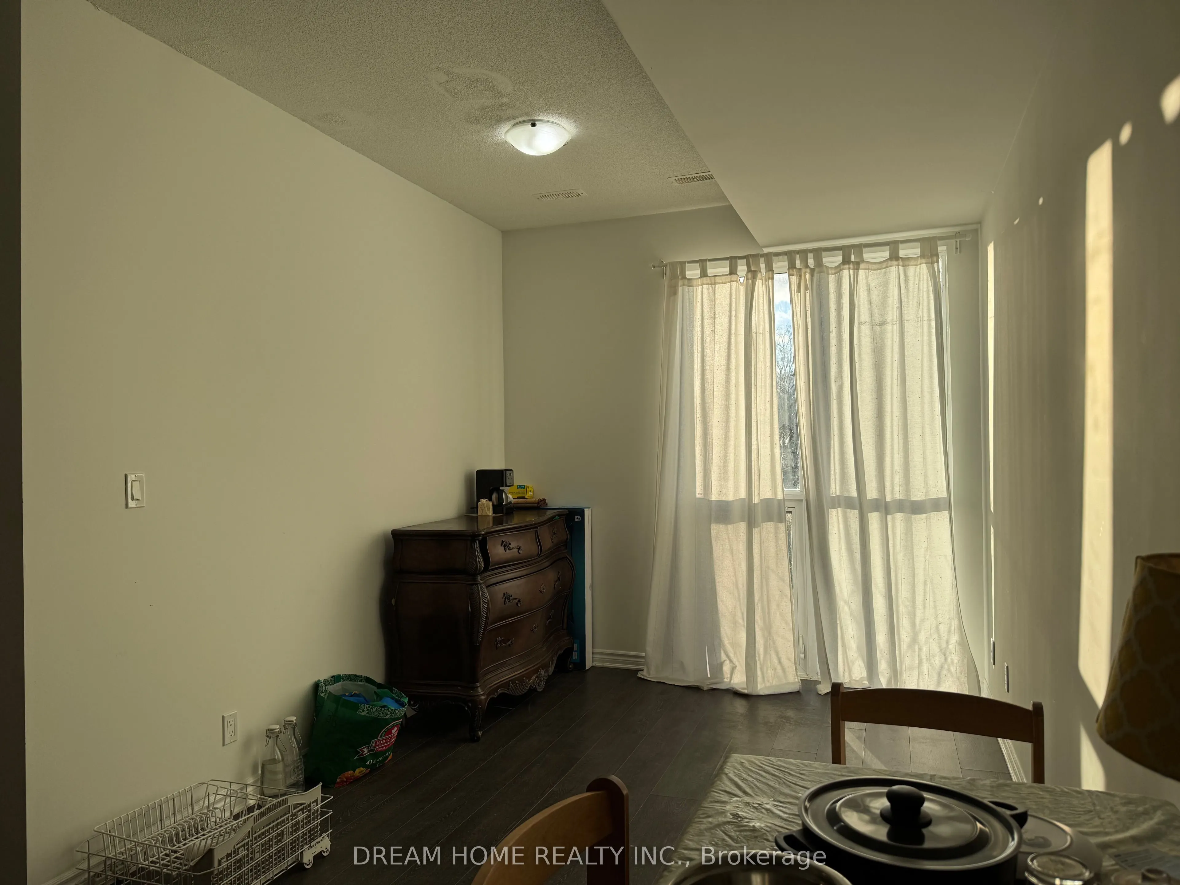 3 Falaise Road #B2