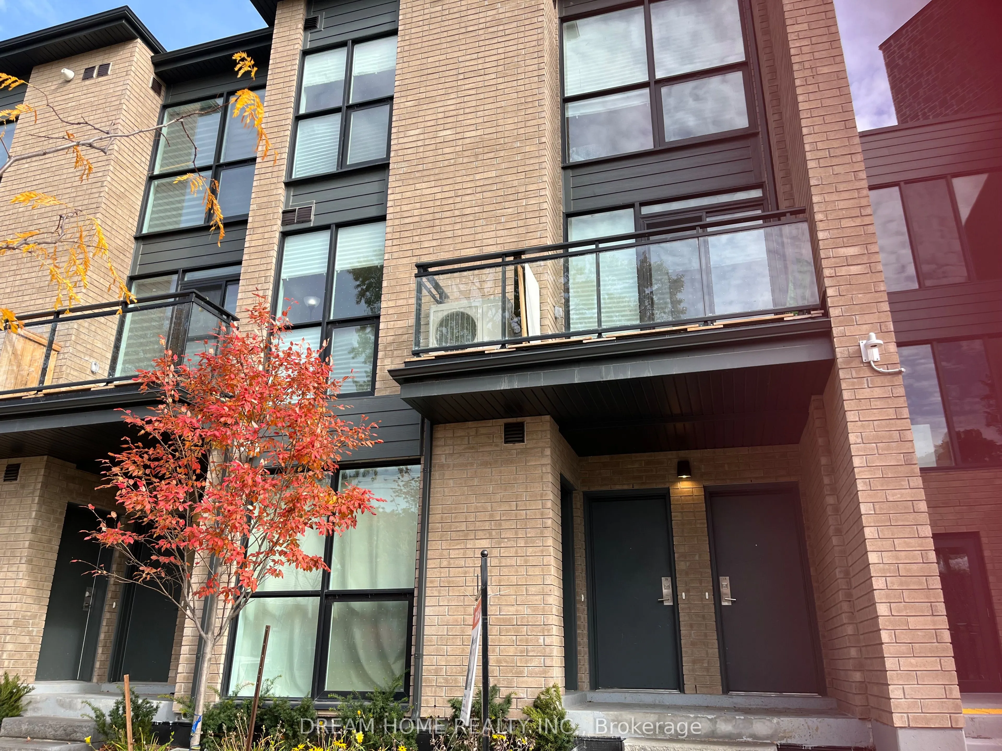 3 Falaise Road #B2