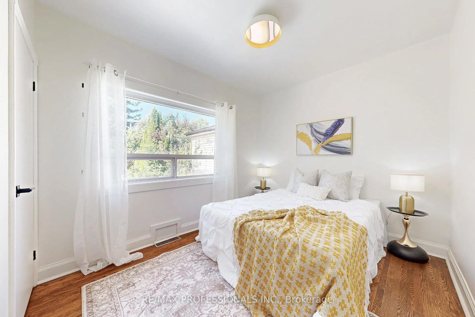 146 Pinegrove Avenue