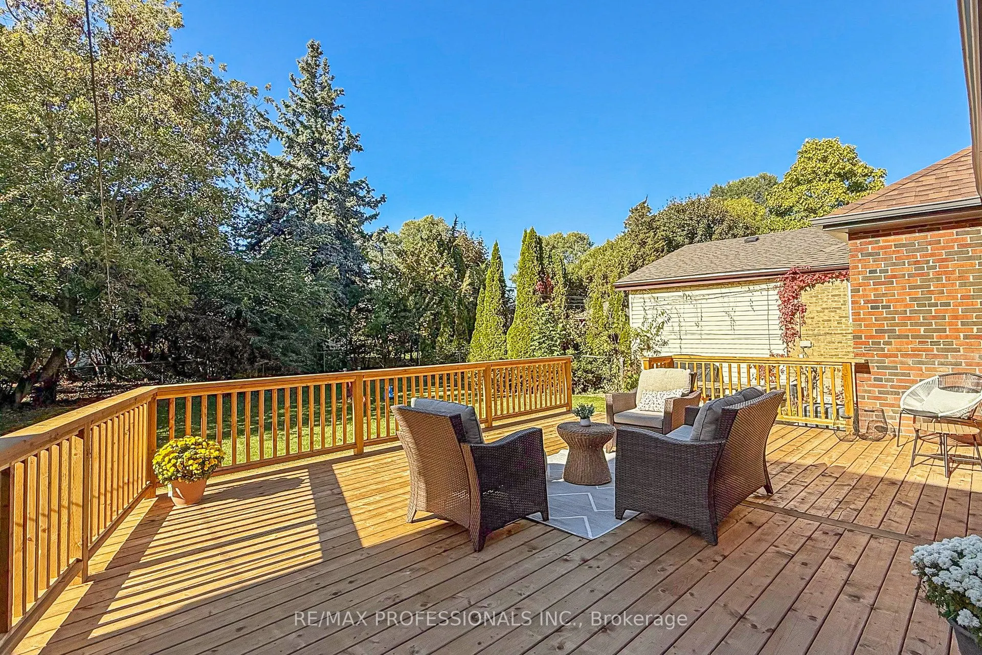 146 Pinegrove Avenue