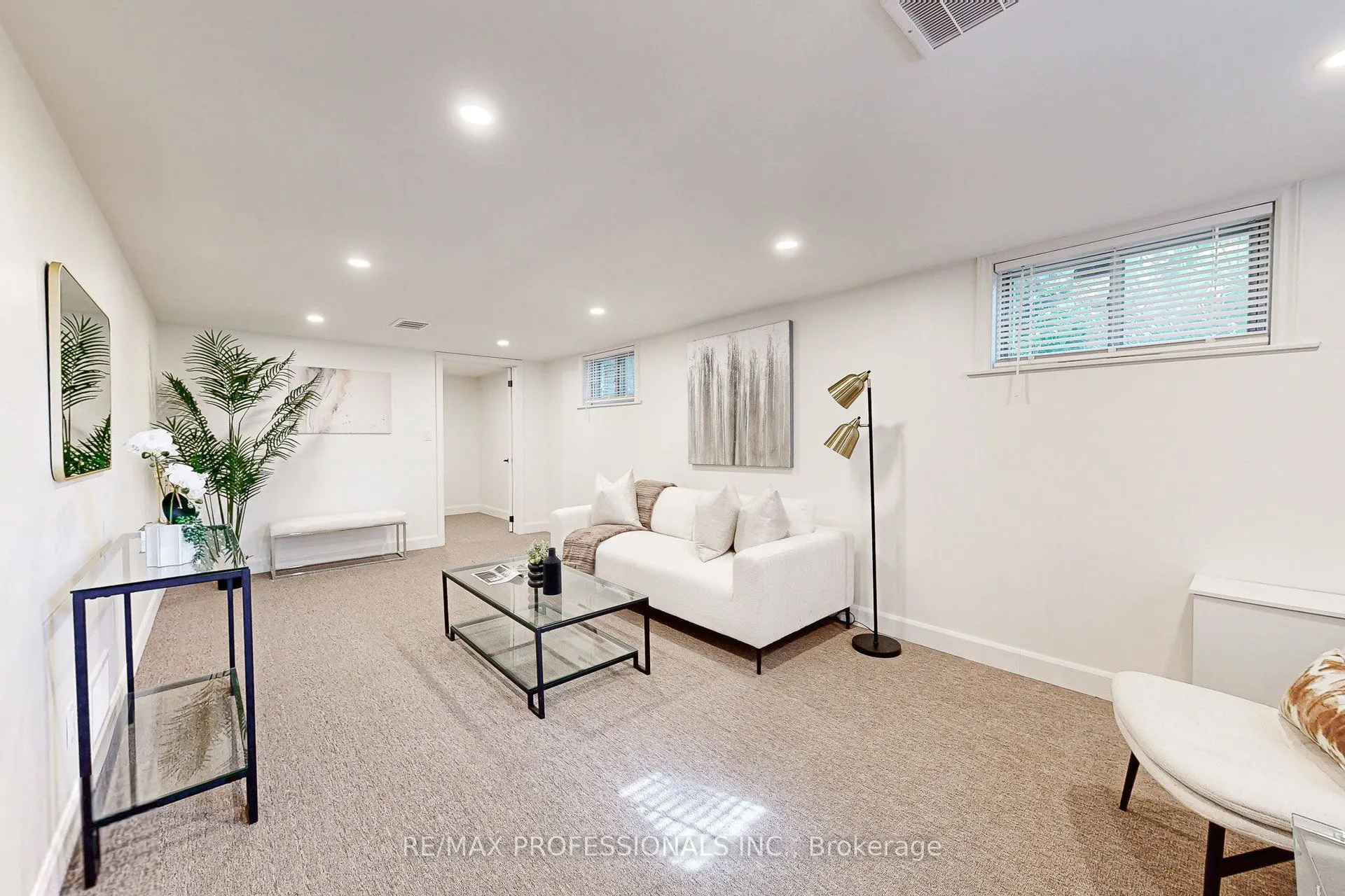 146 Pinegrove Avenue