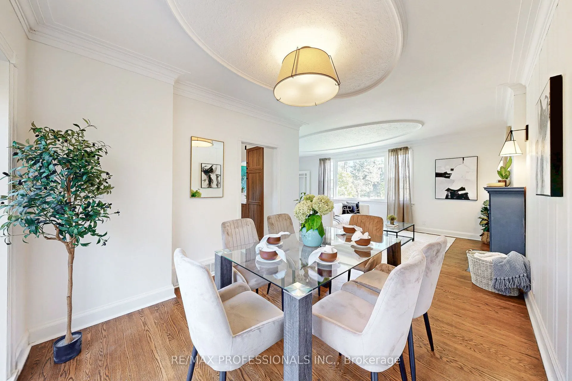 146 Pinegrove Avenue