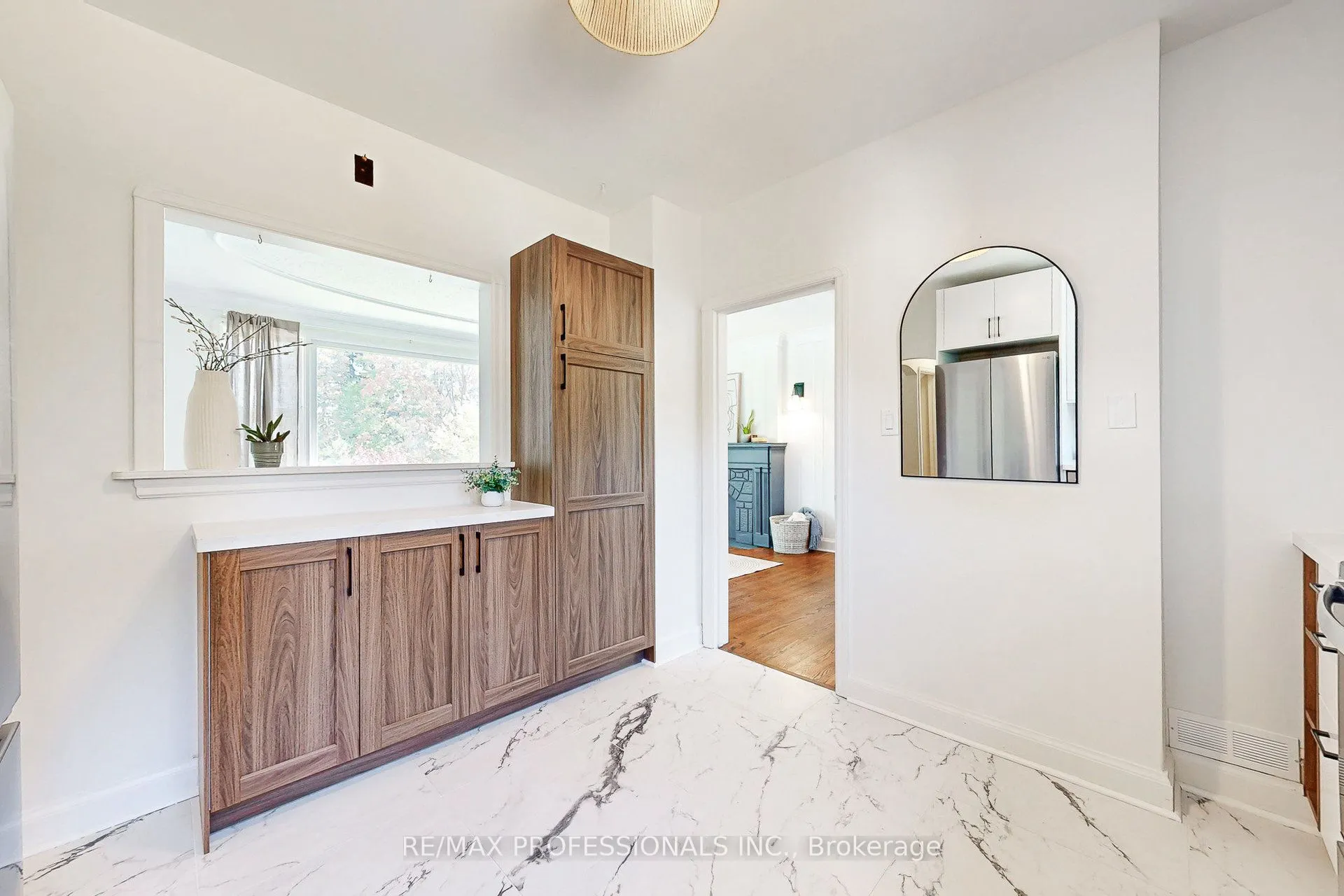 146 Pinegrove Avenue