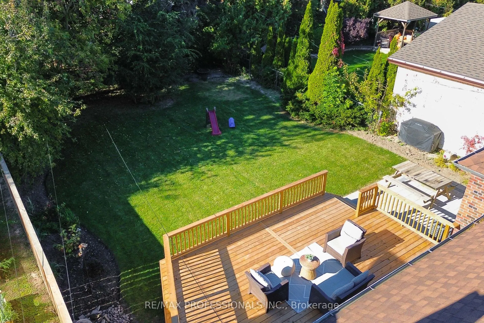 146 Pinegrove Avenue