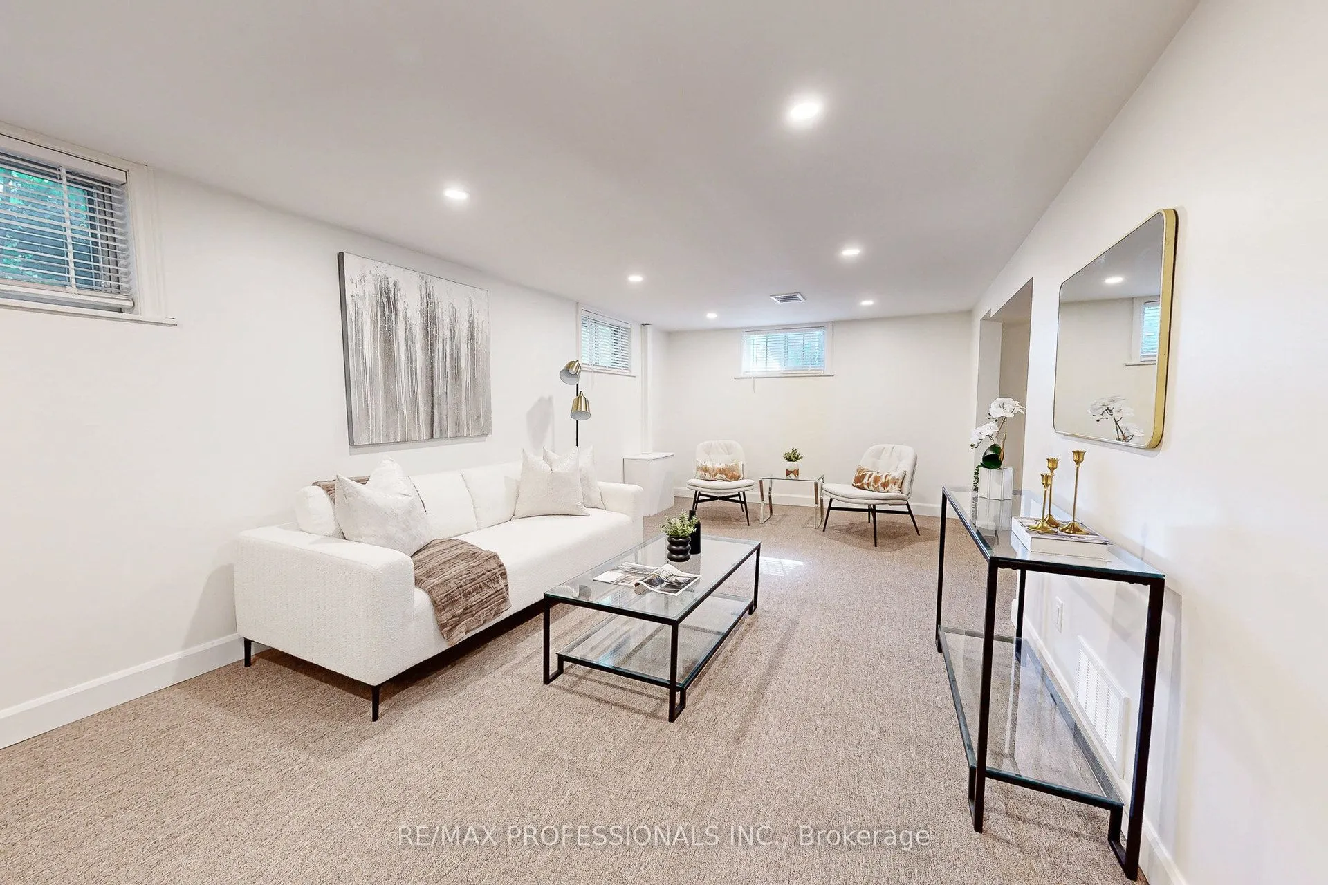 146 Pinegrove Avenue