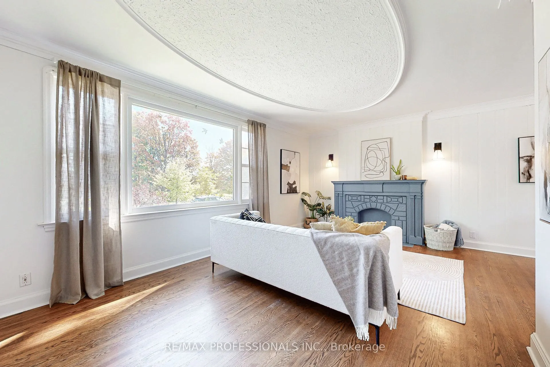 146 Pinegrove Avenue