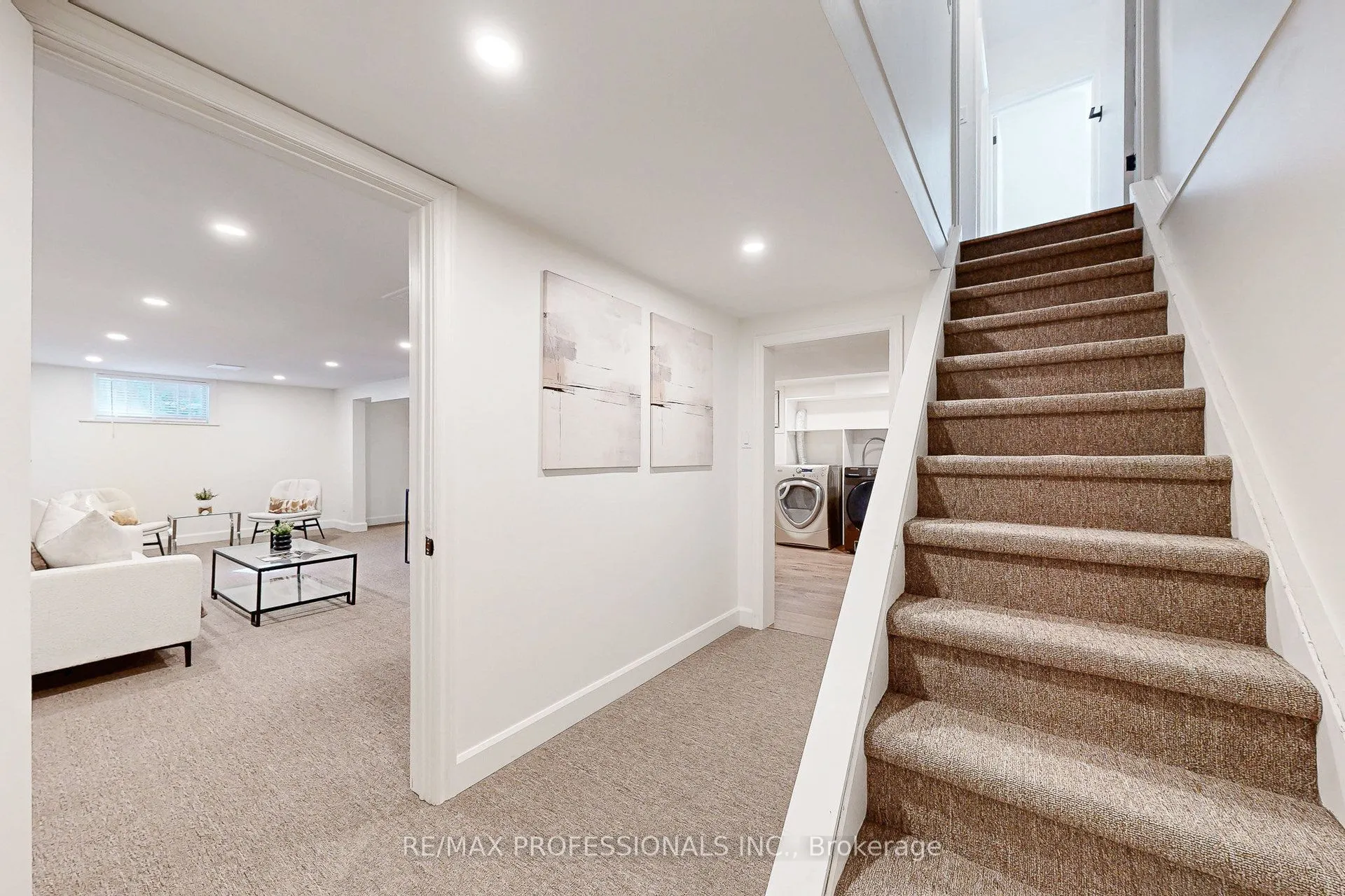 146 Pinegrove Avenue