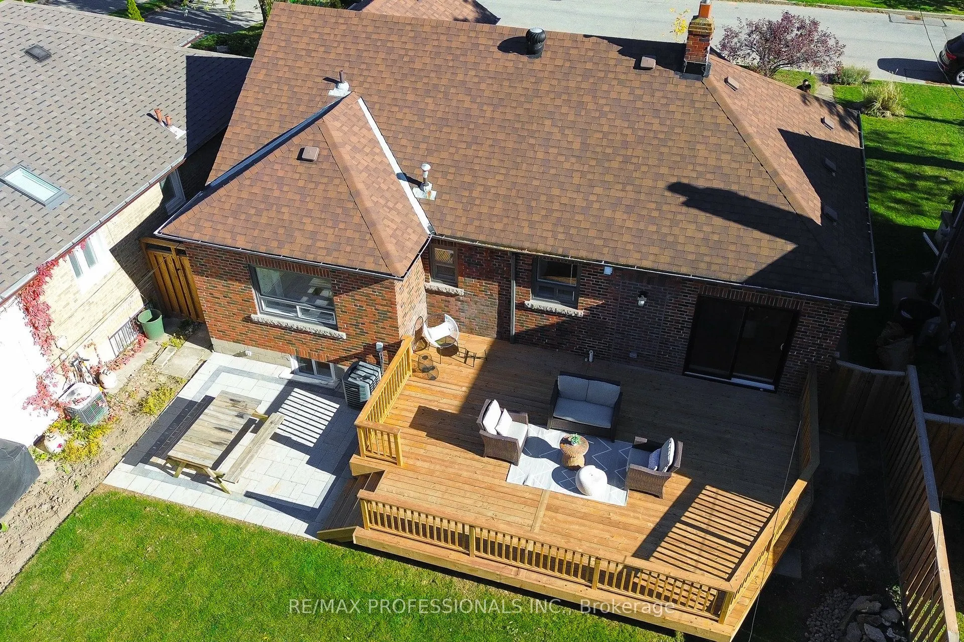 146 Pinegrove Avenue