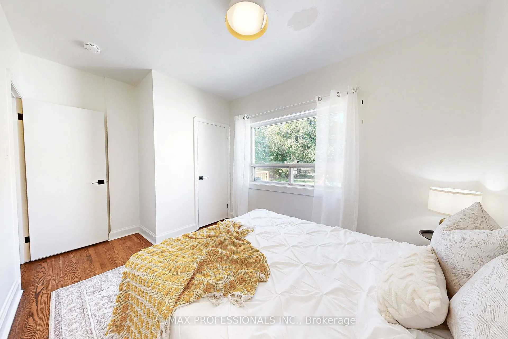 146 Pinegrove Avenue