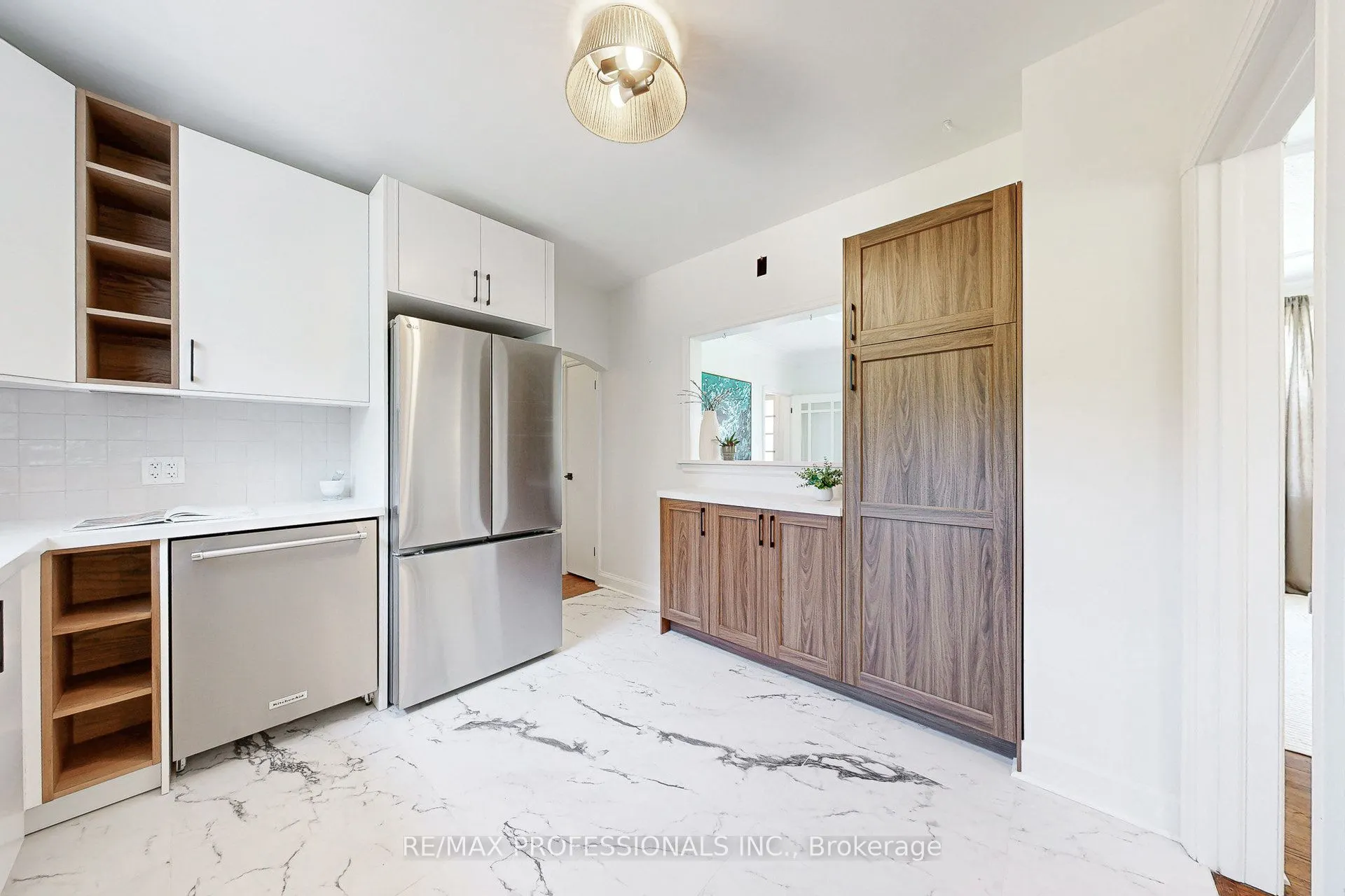 146 Pinegrove Avenue