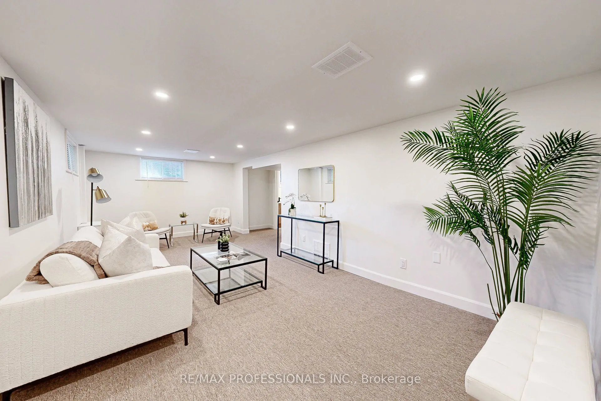 146 Pinegrove Avenue