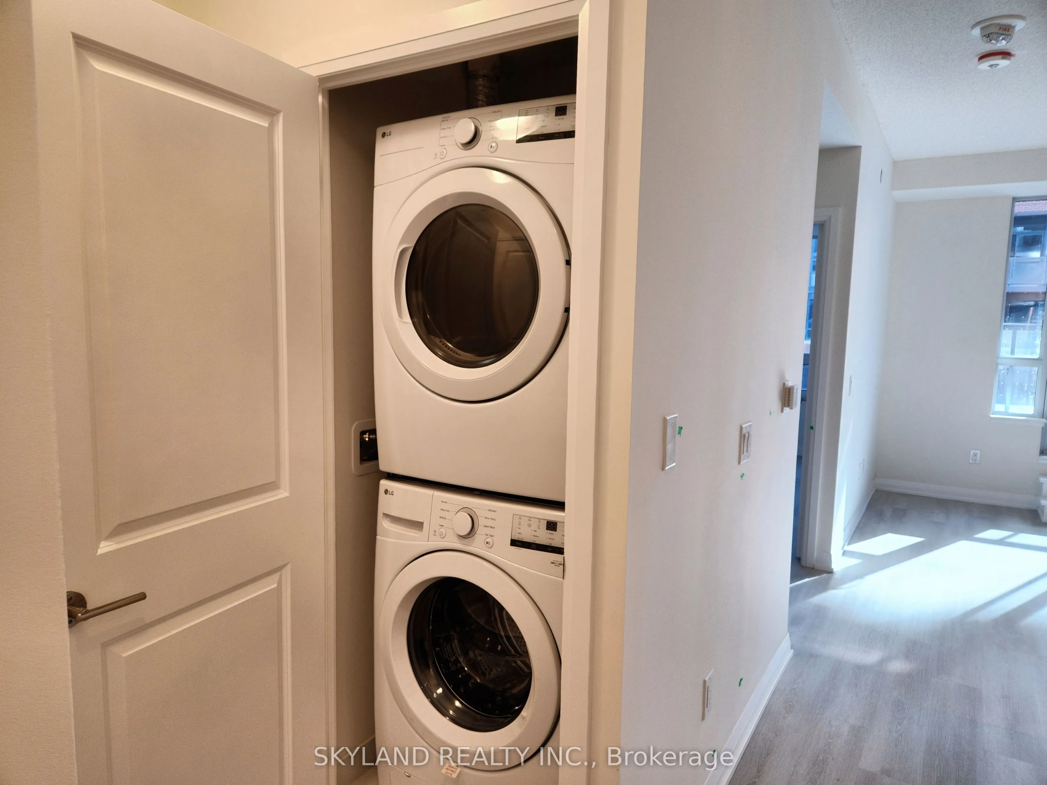 3260 Sheppard Avenue E, #707