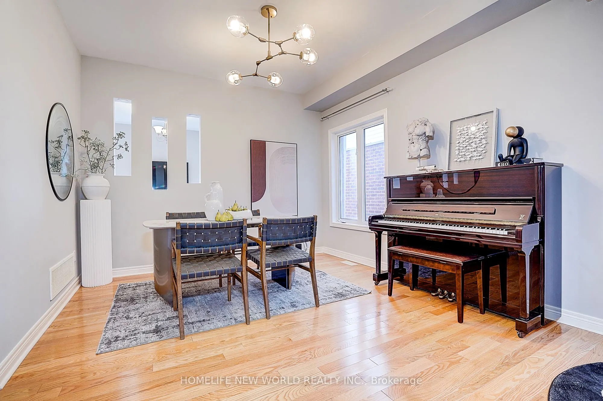 2002 Cocklin Crescent