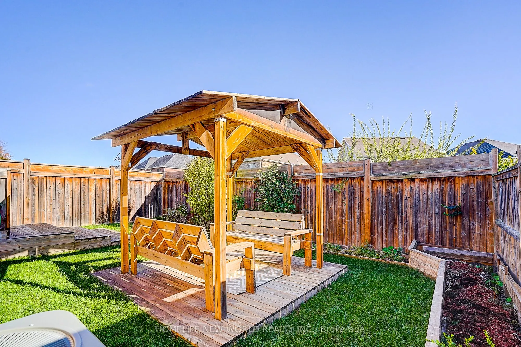 2002 Cocklin Crescent