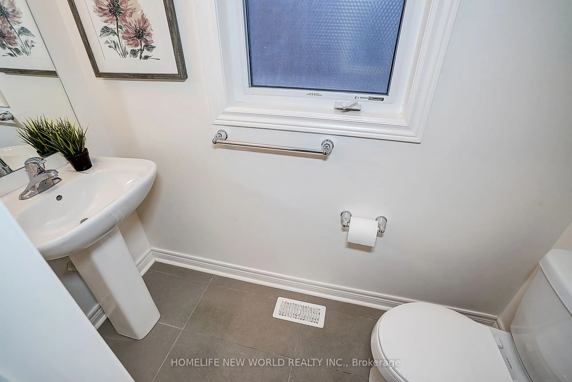 2002 Cocklin Crescent