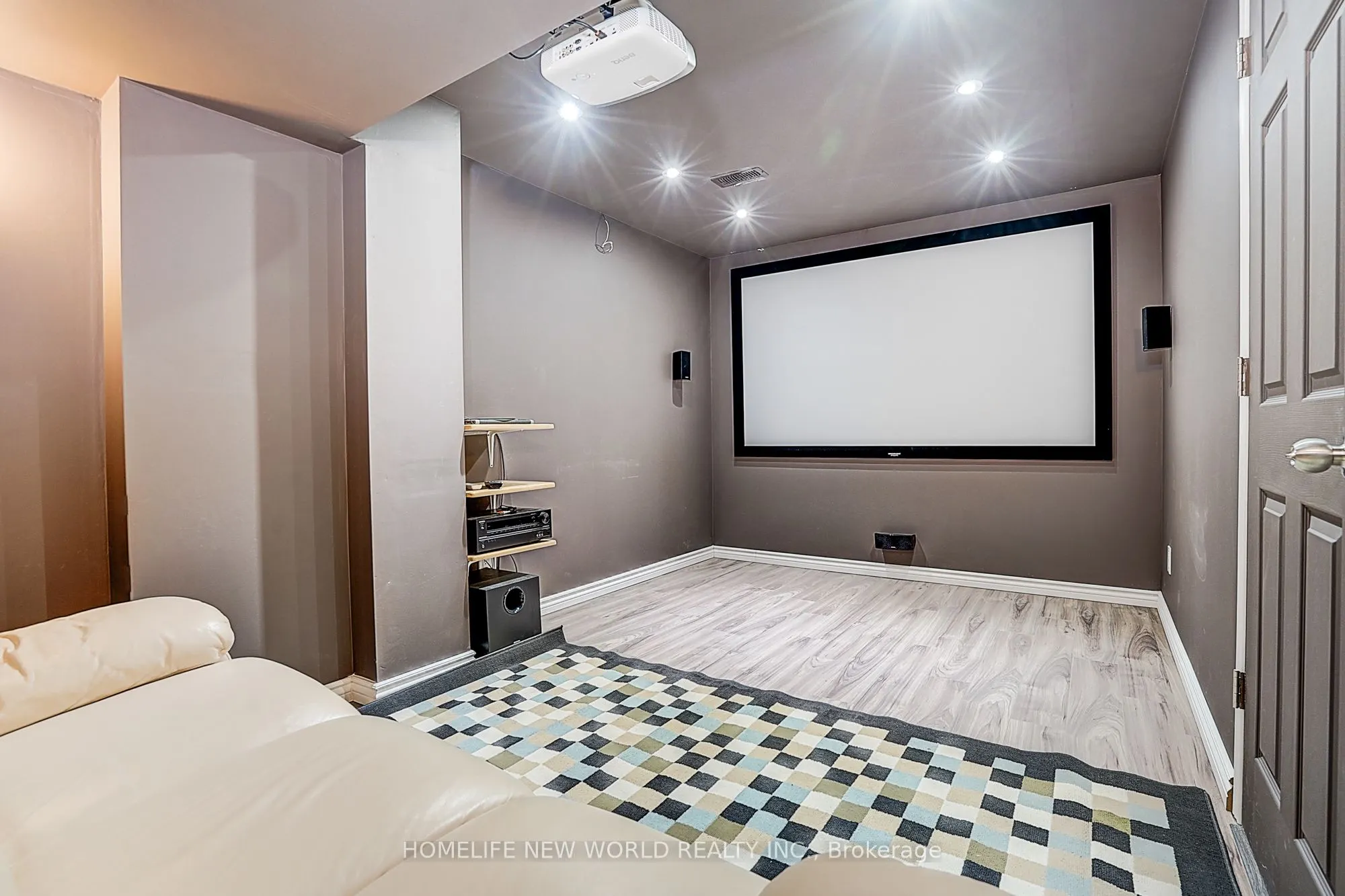 2002 Cocklin Crescent