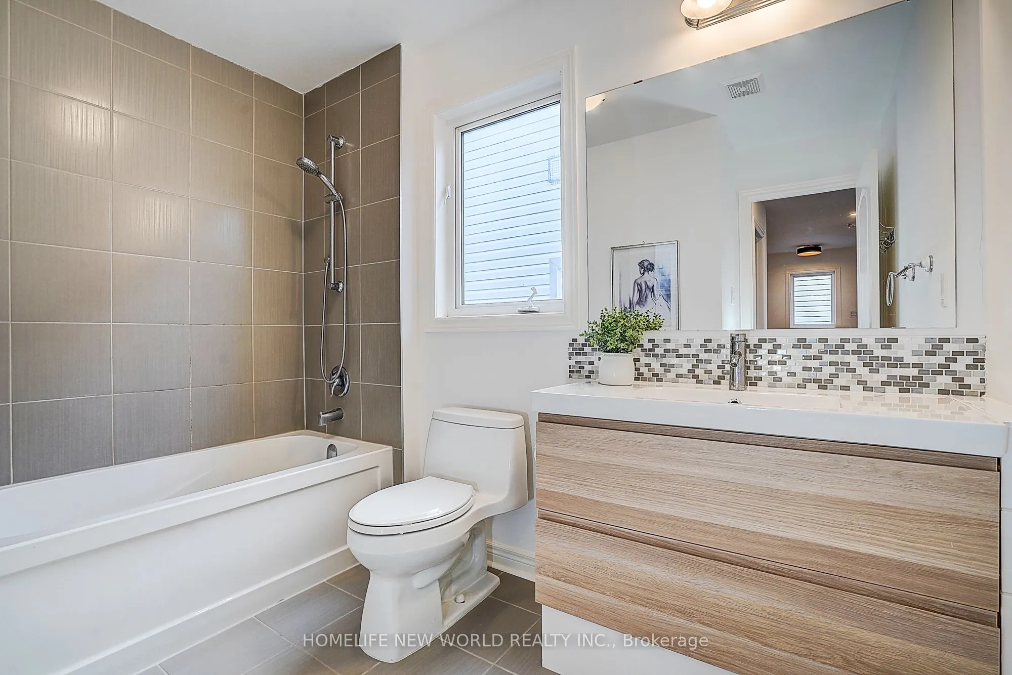 2002 Cocklin Crescent