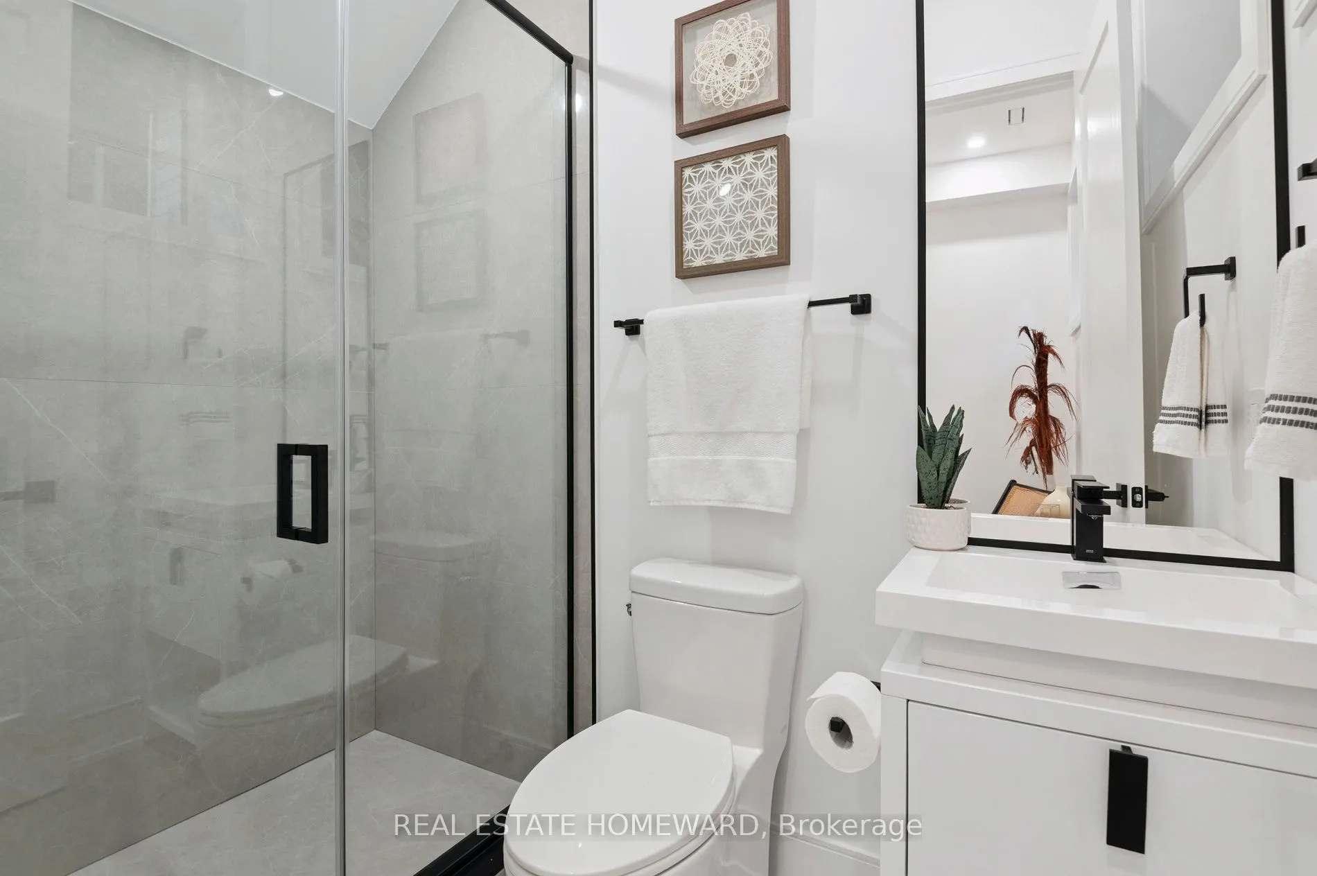 32 Westlake Crescent