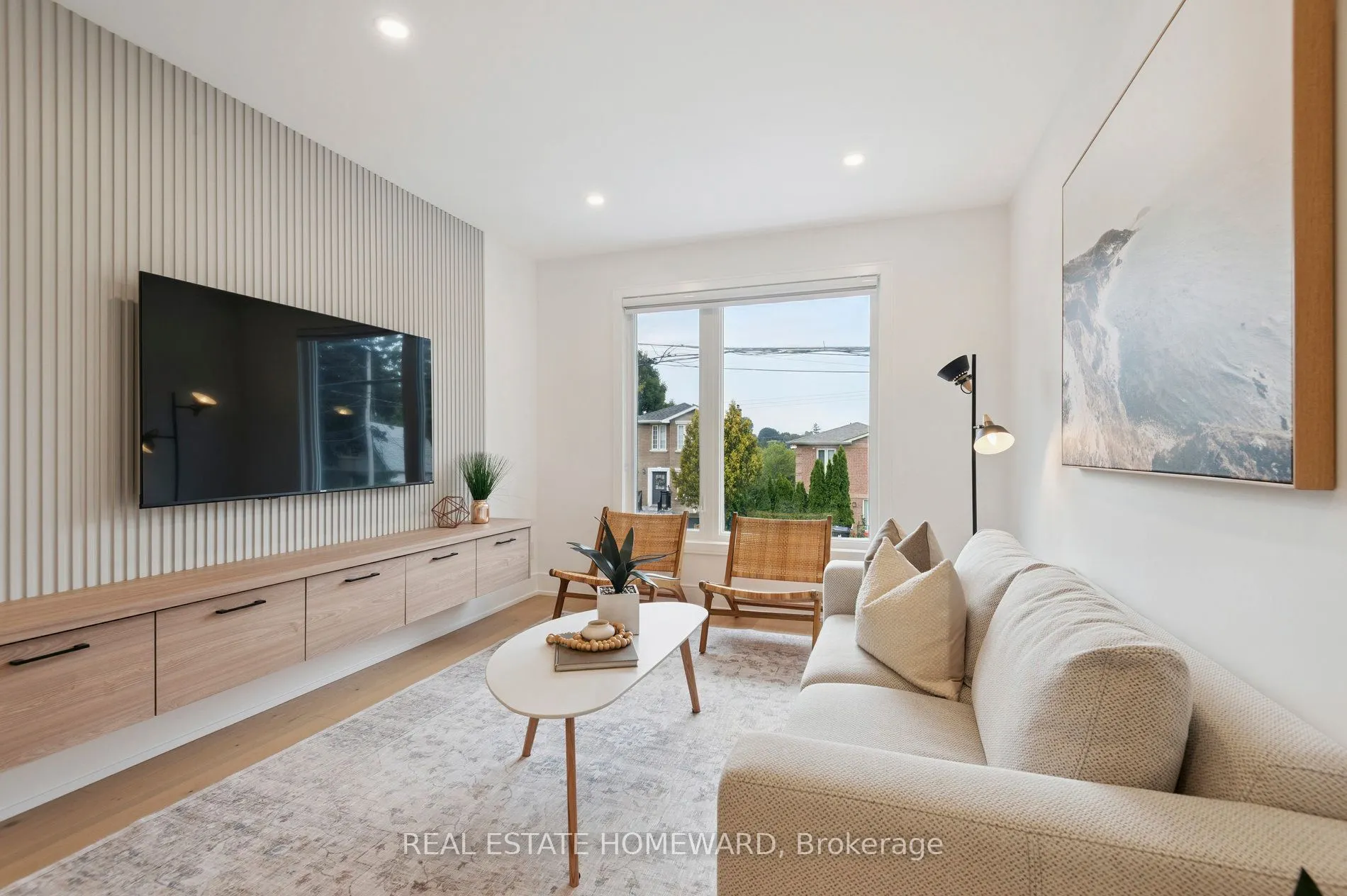 32 Westlake Crescent