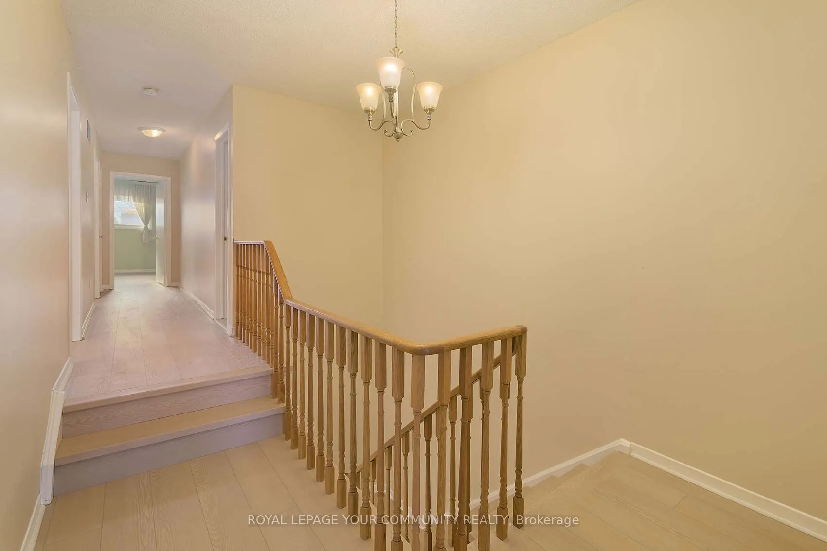 174 Roxanne Crescent