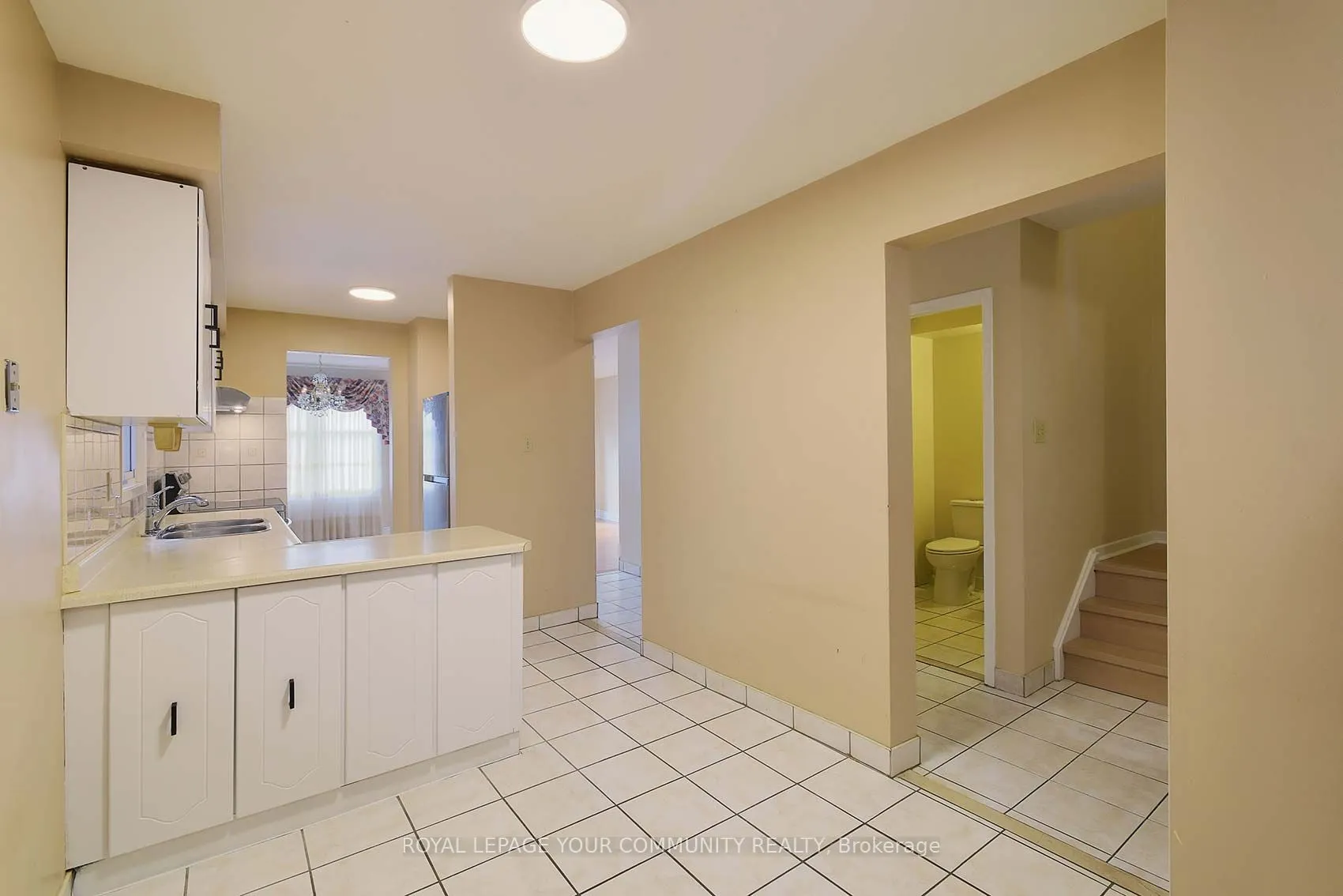 174 Roxanne Crescent