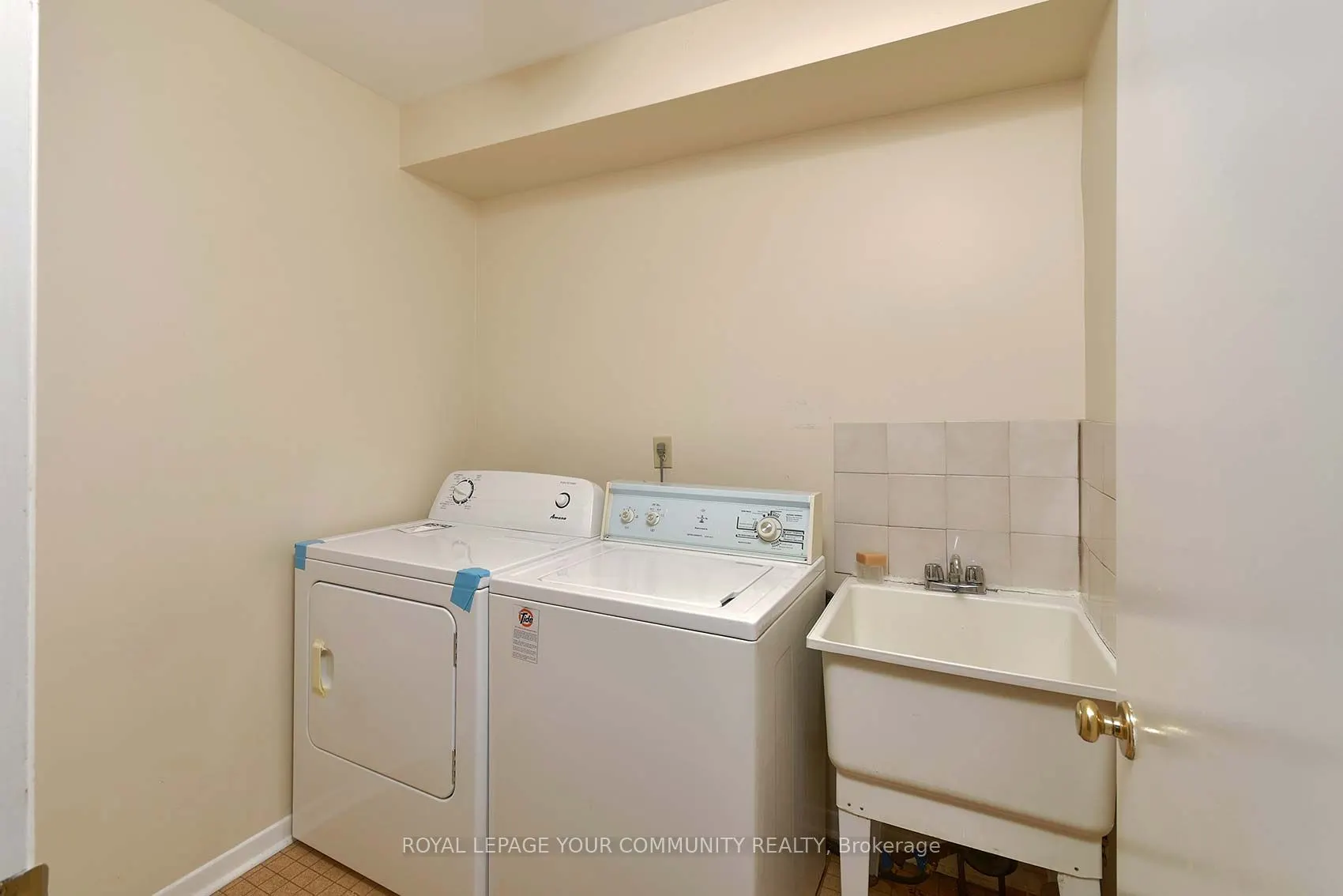 174 Roxanne Crescent