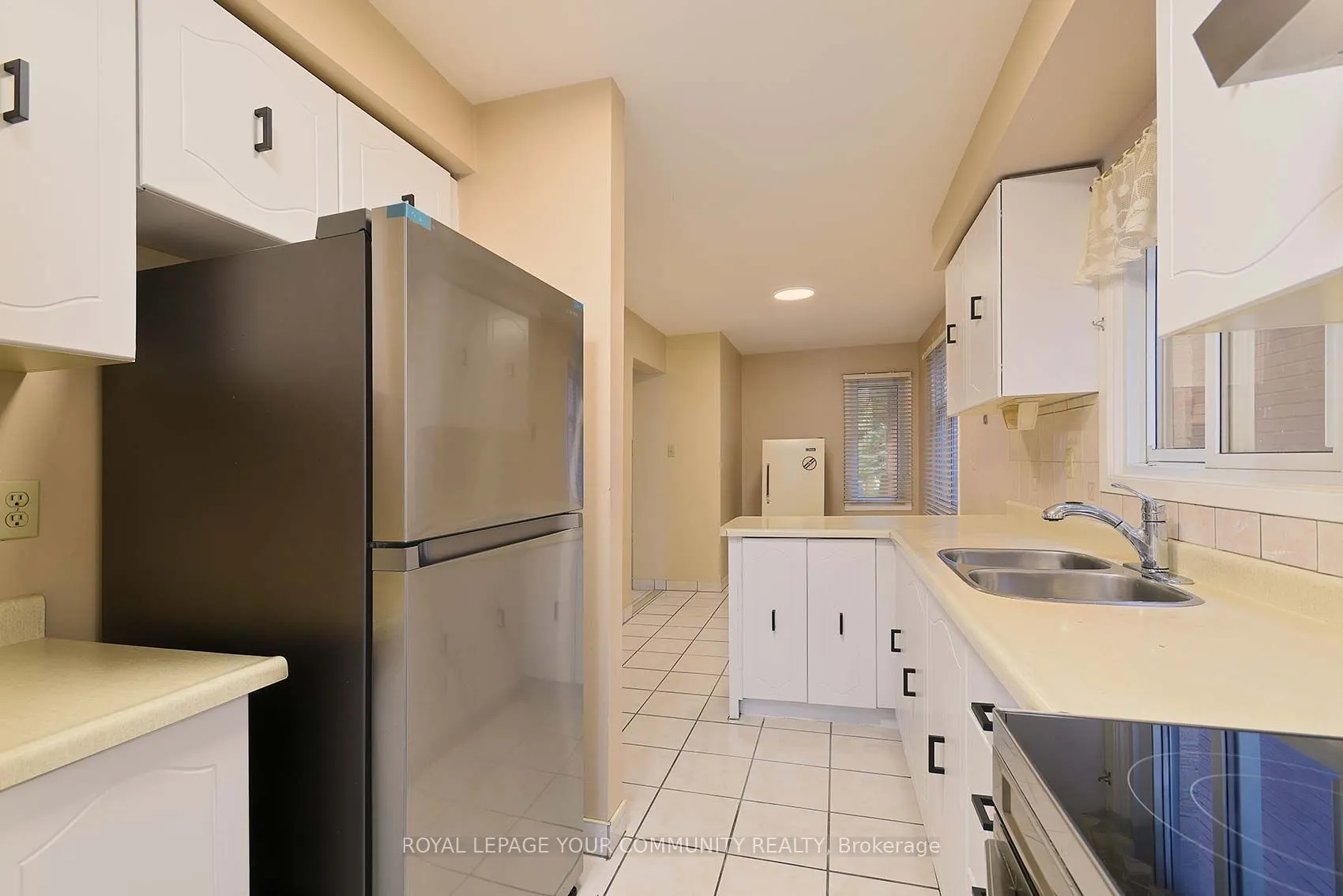 174 Roxanne Crescent