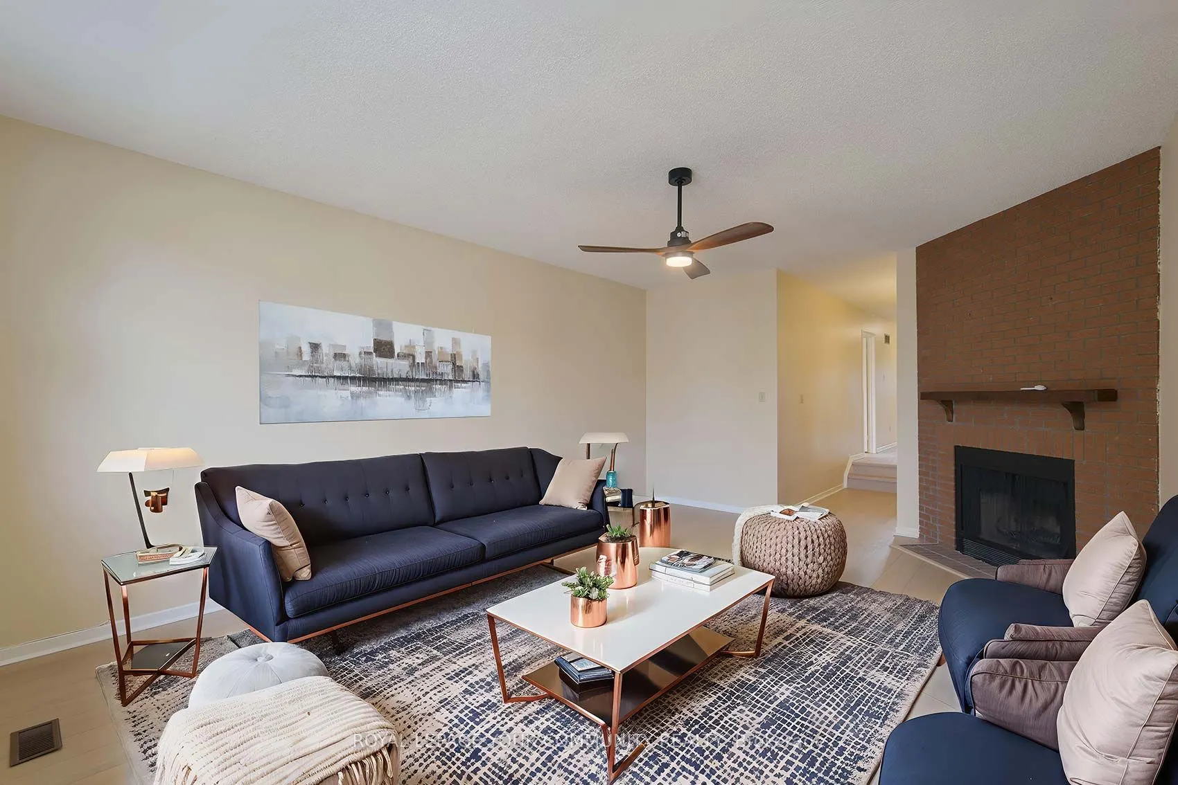 174 Roxanne Crescent