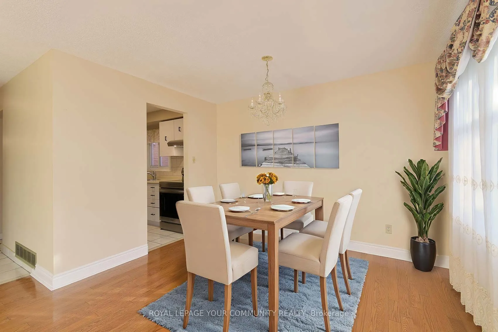 174 Roxanne Crescent