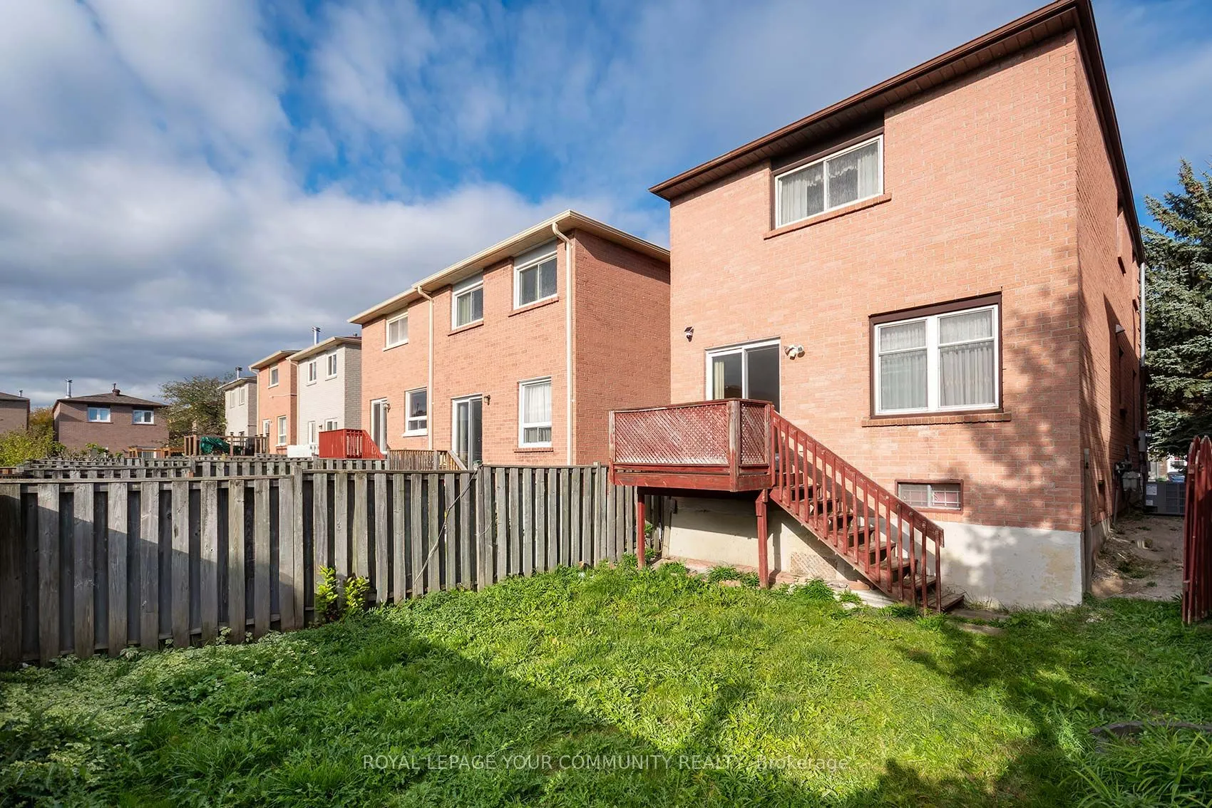 174 Roxanne Crescent