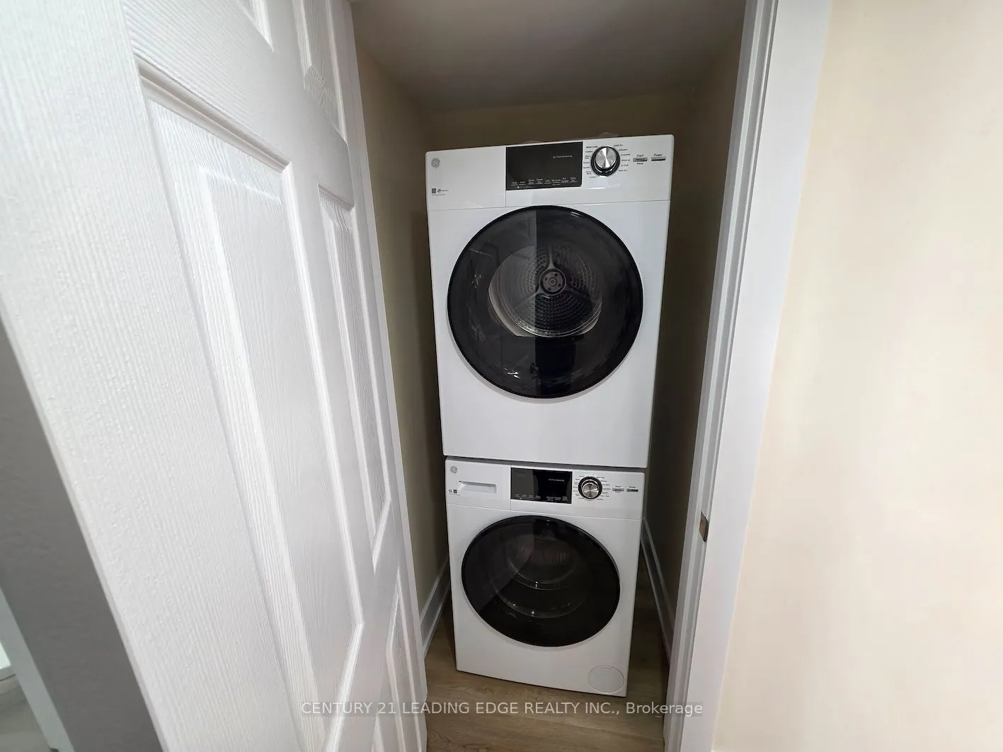 51 Dearbourne Avenue, #Basement