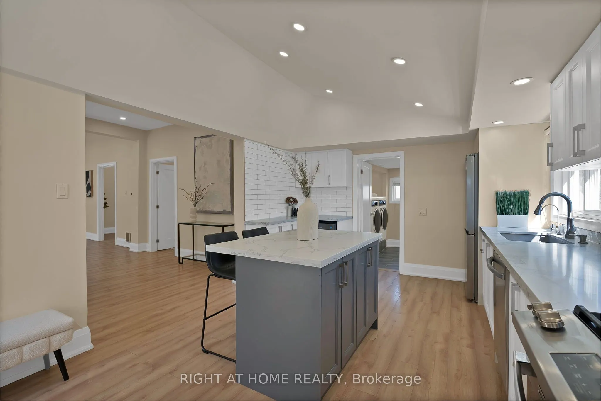 9495 Baldwin Street N