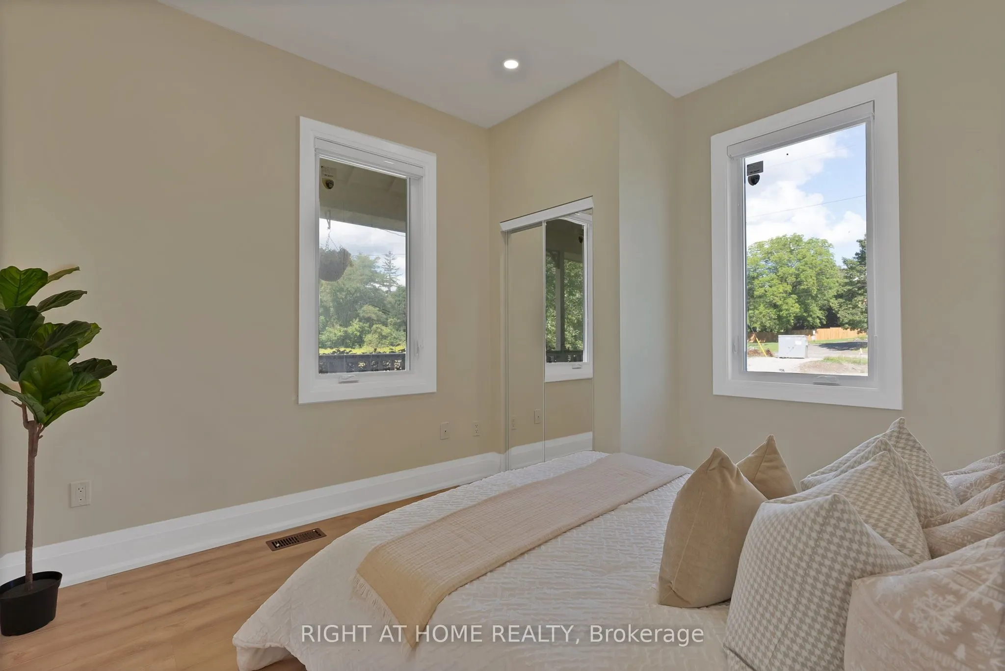 9495 Baldwin Street N