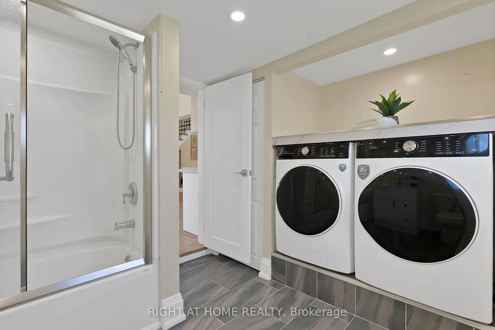 9495 Baldwin Street N