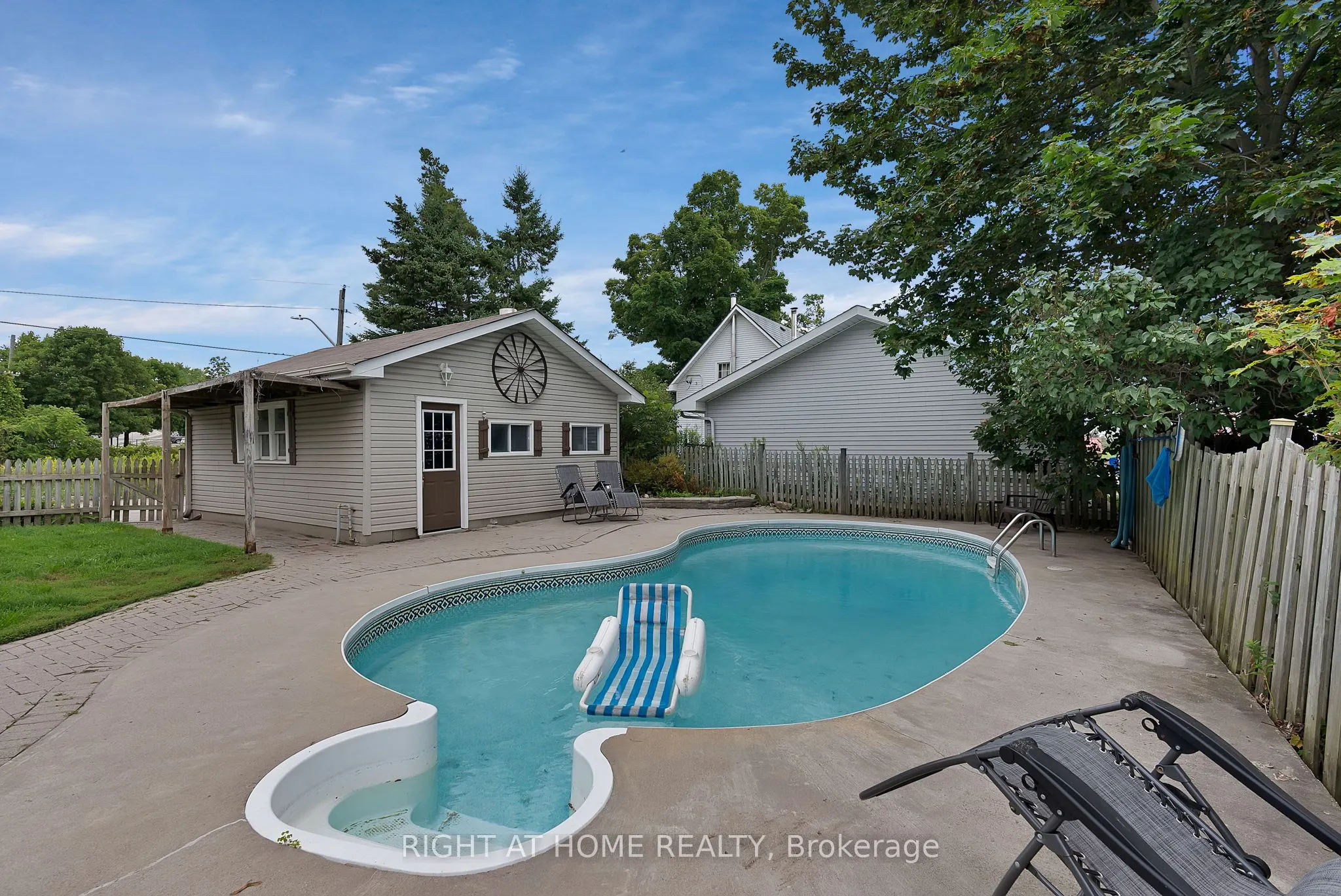 9495 Baldwin Street N