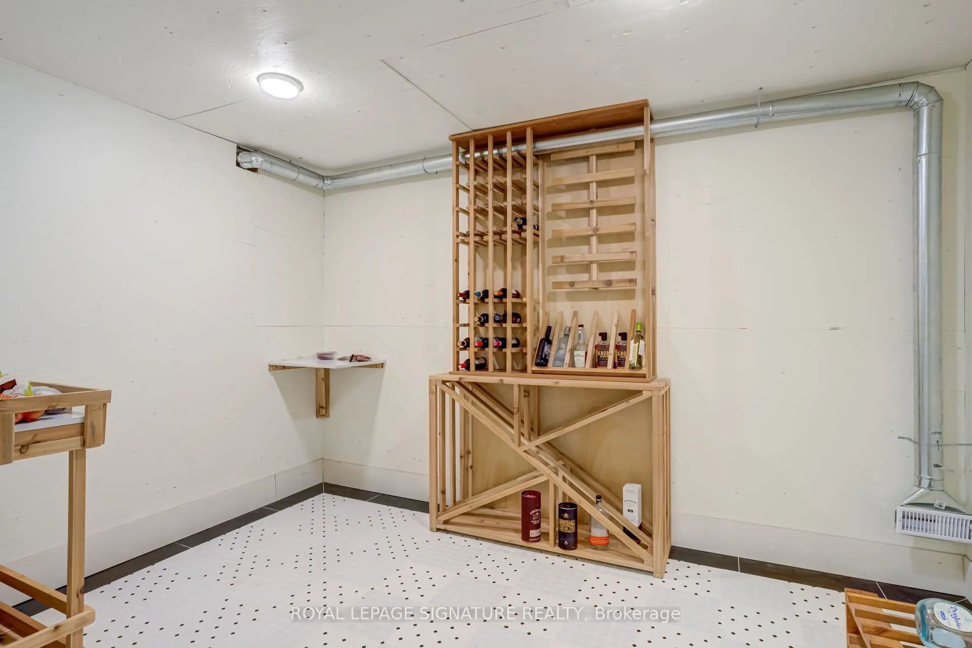 27 Scotland Road, #Lower Level