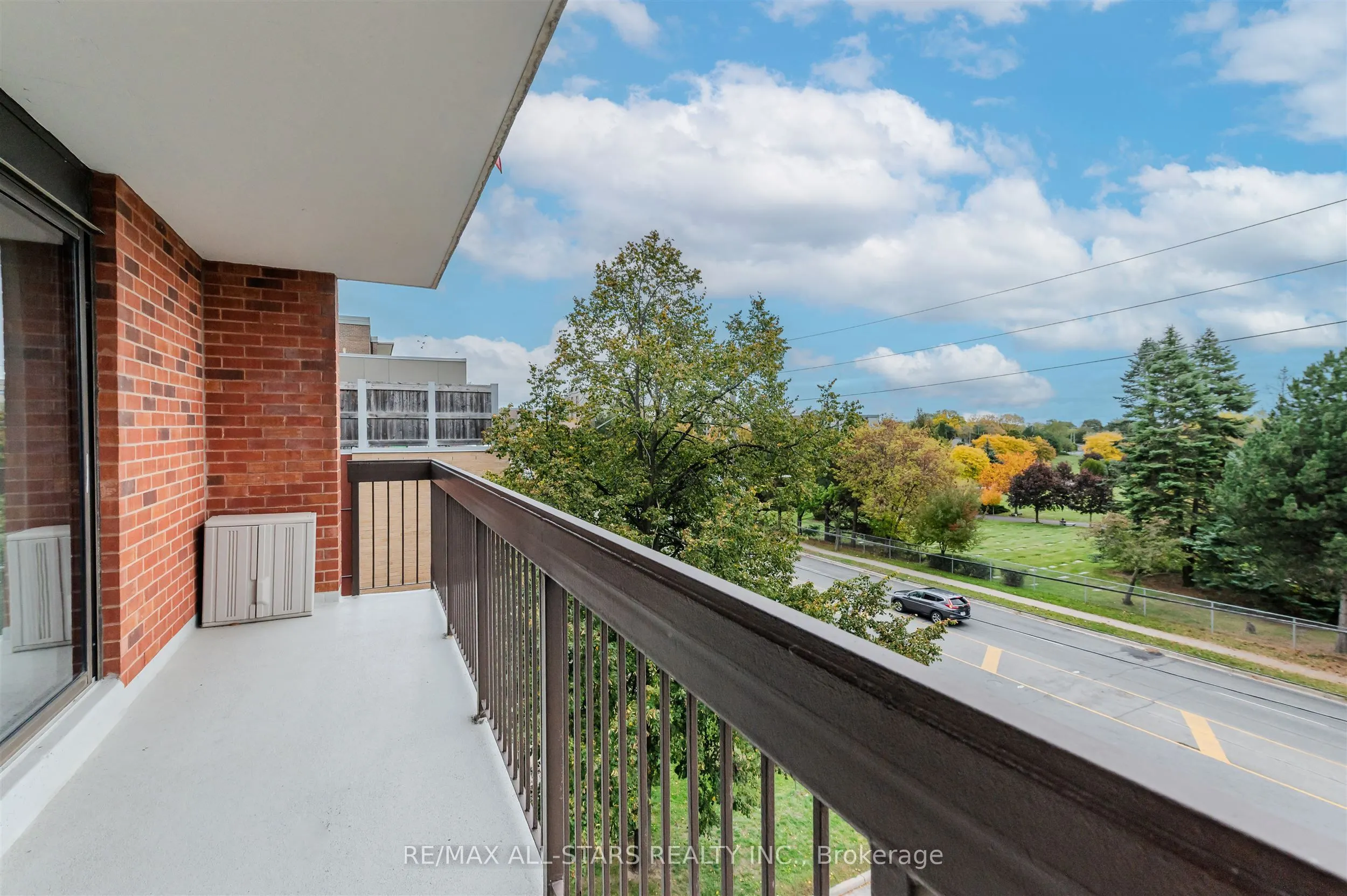 3734 St Clair Avenue E, #407