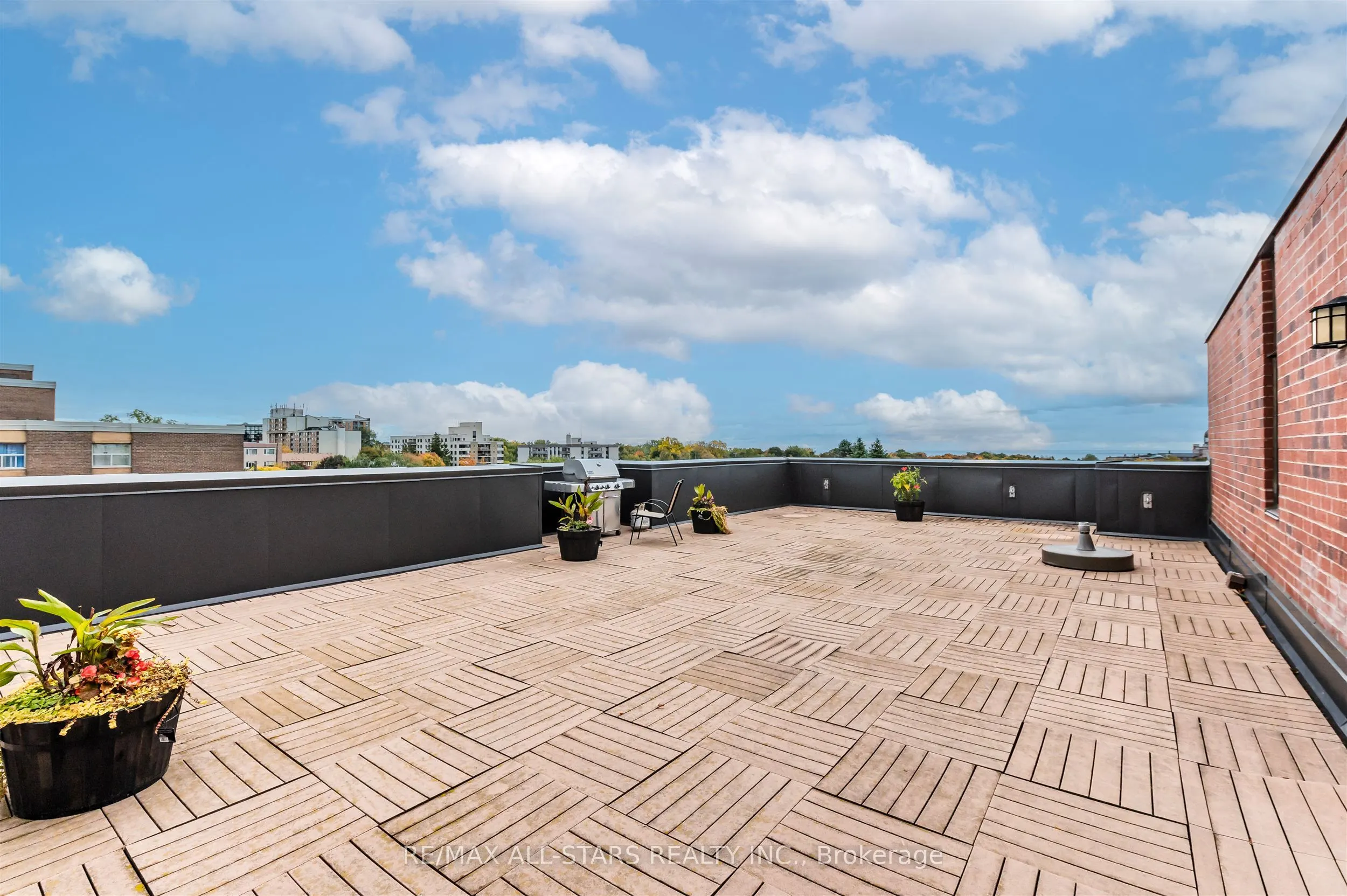 3734 St Clair Avenue E, #407