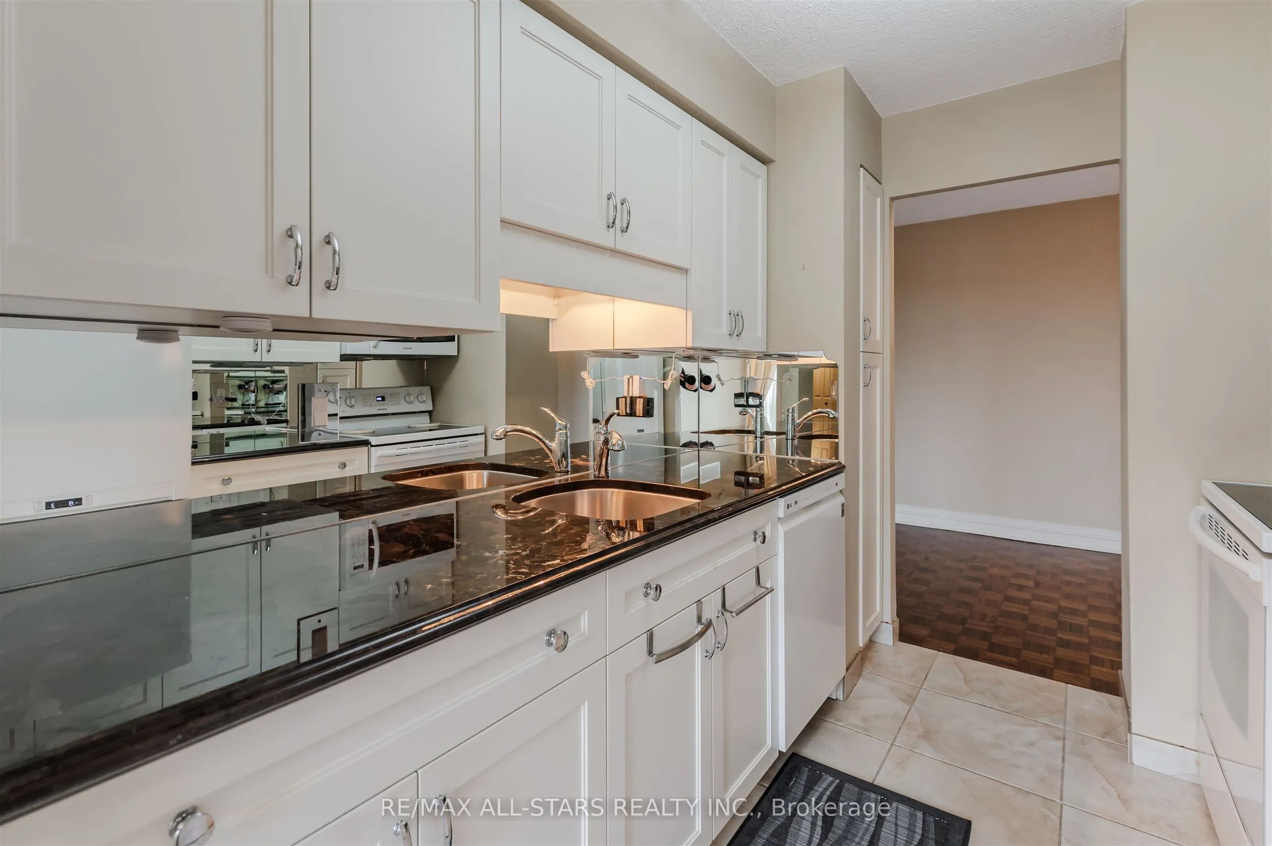 3734 St Clair Avenue E, #407