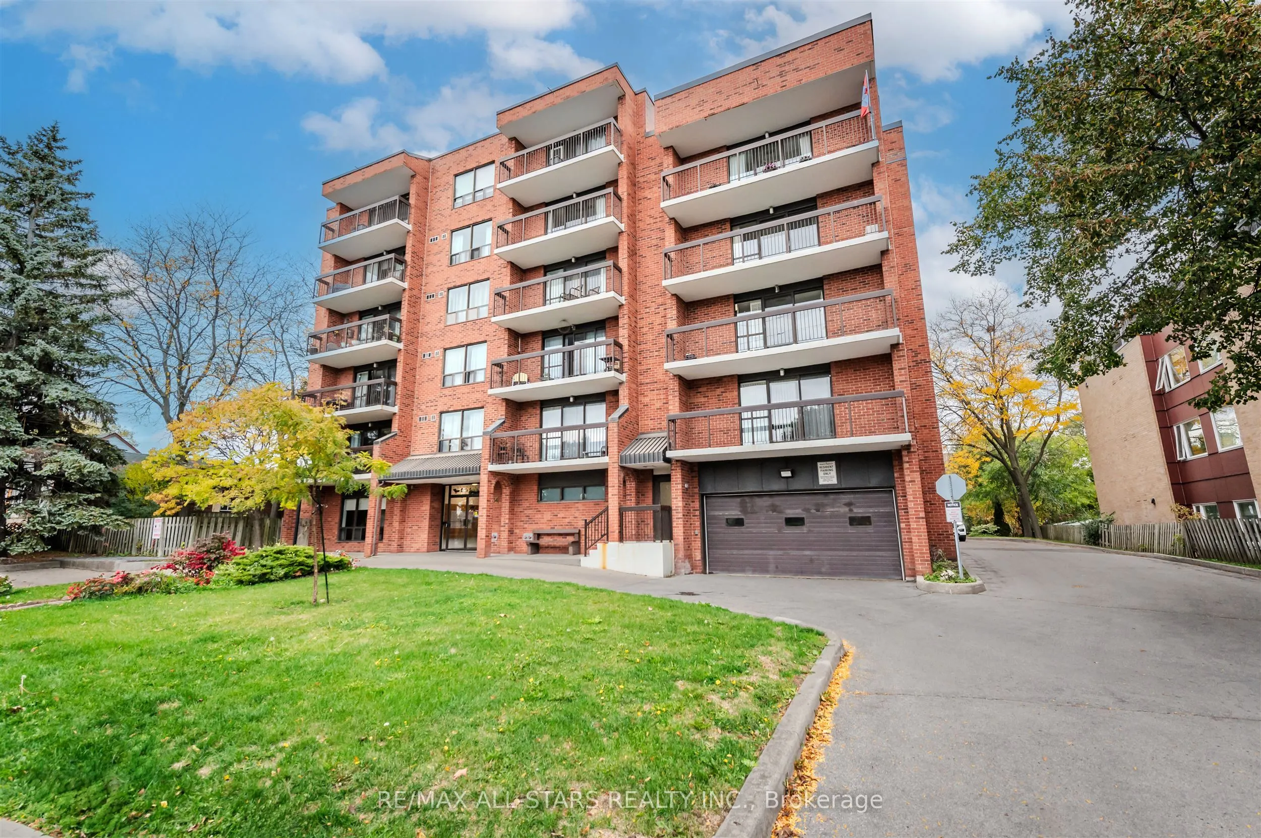 3734 St Clair Avenue E, #407