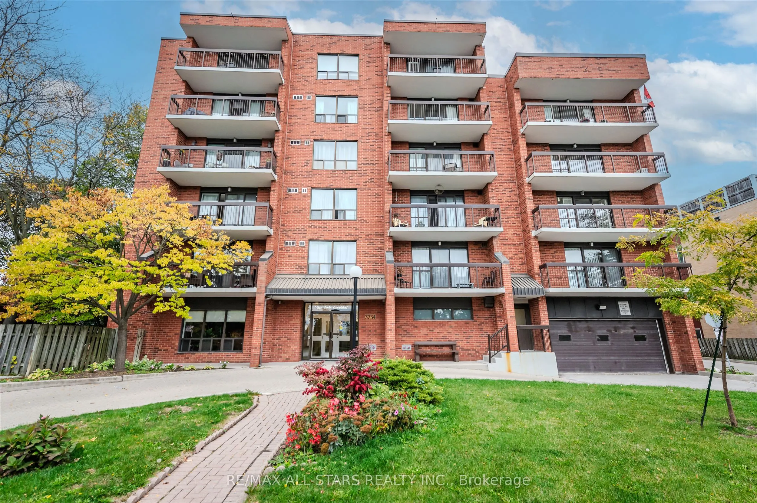 3734 St Clair Avenue E, #407