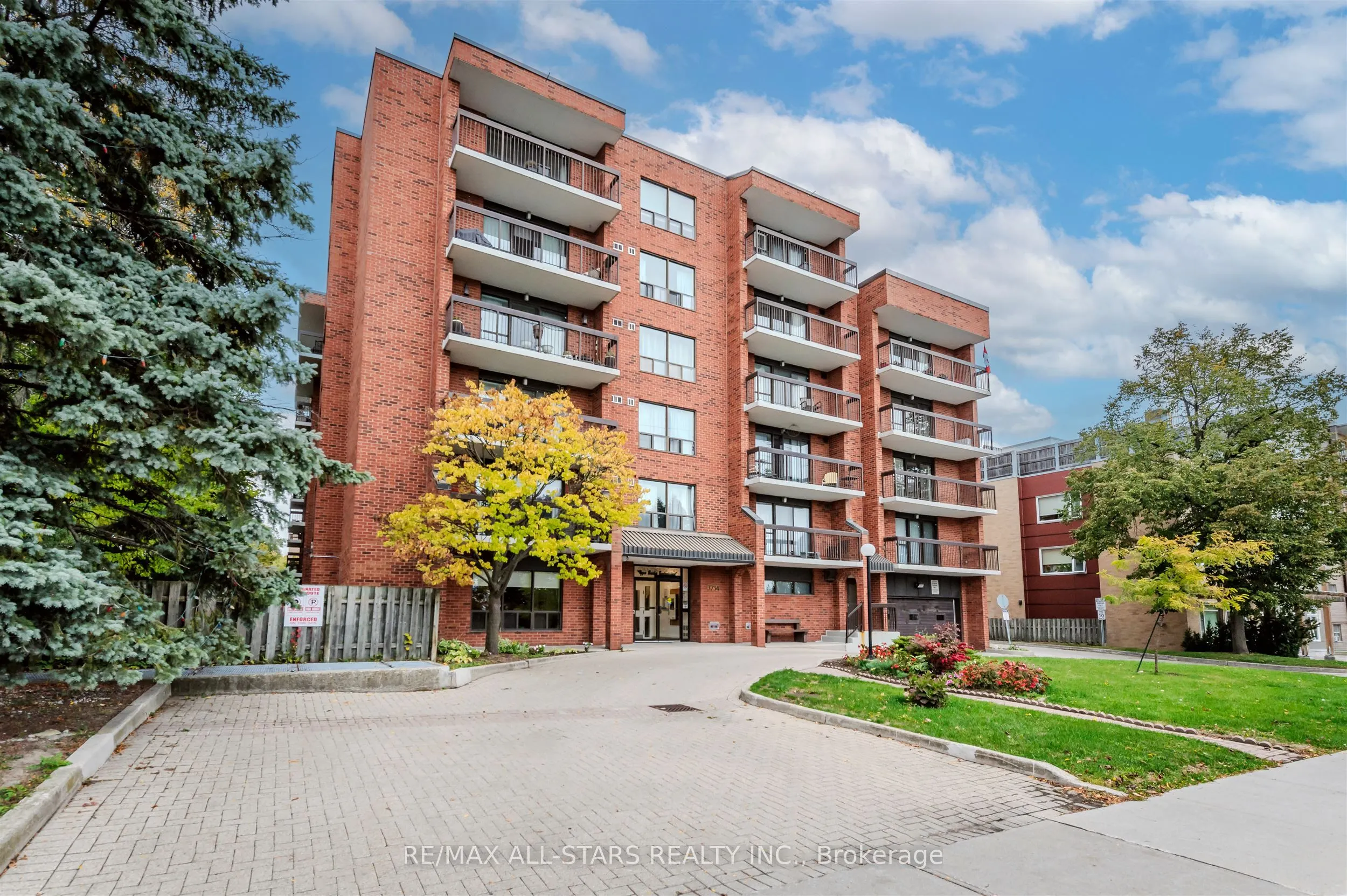 3734 St Clair Avenue E, #407