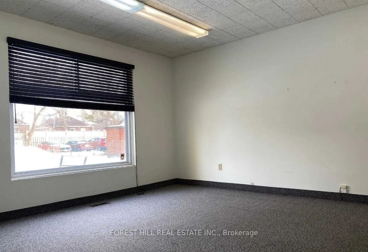 1641 Victoria Park Avenue, #4