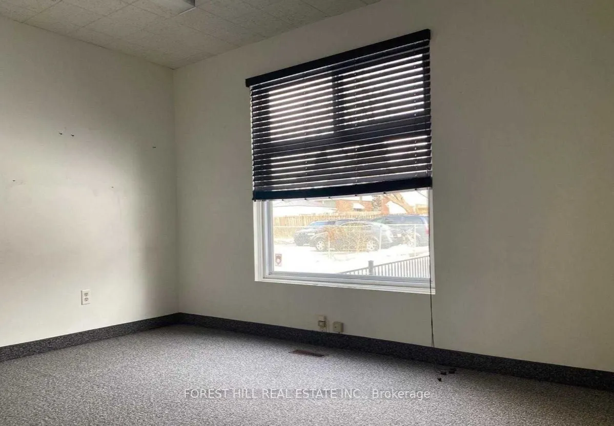 1641 Victoria Park Avenue, #4