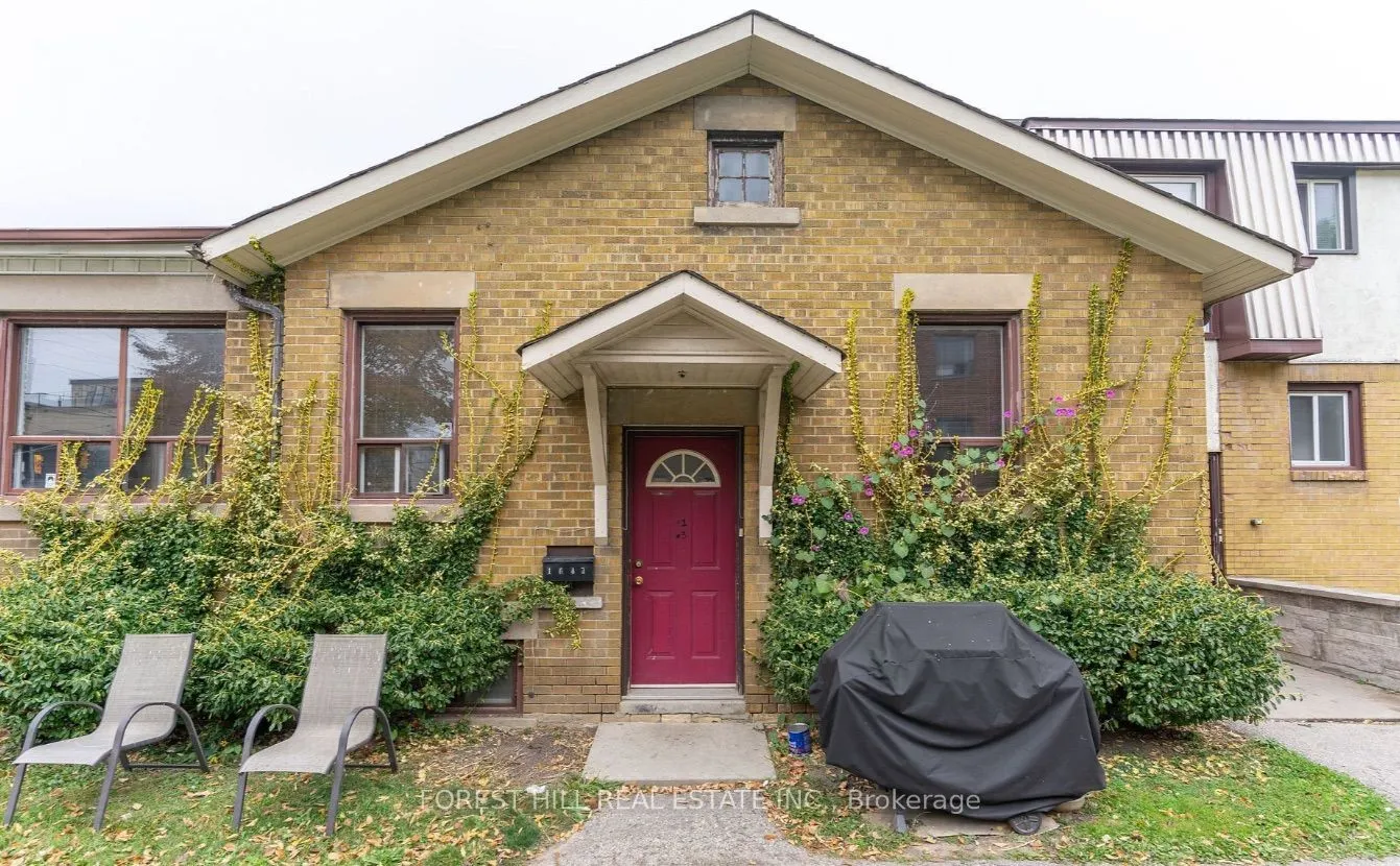 1641 Victoria Park Avenue, #3