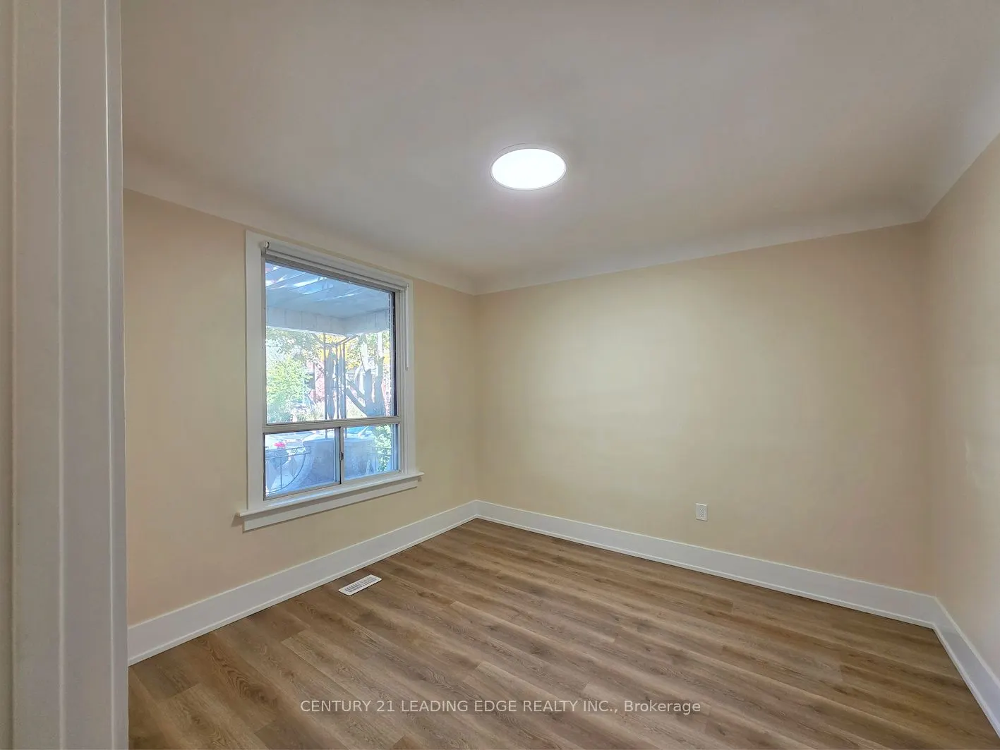 51 Dearbourne Avenue, #Main