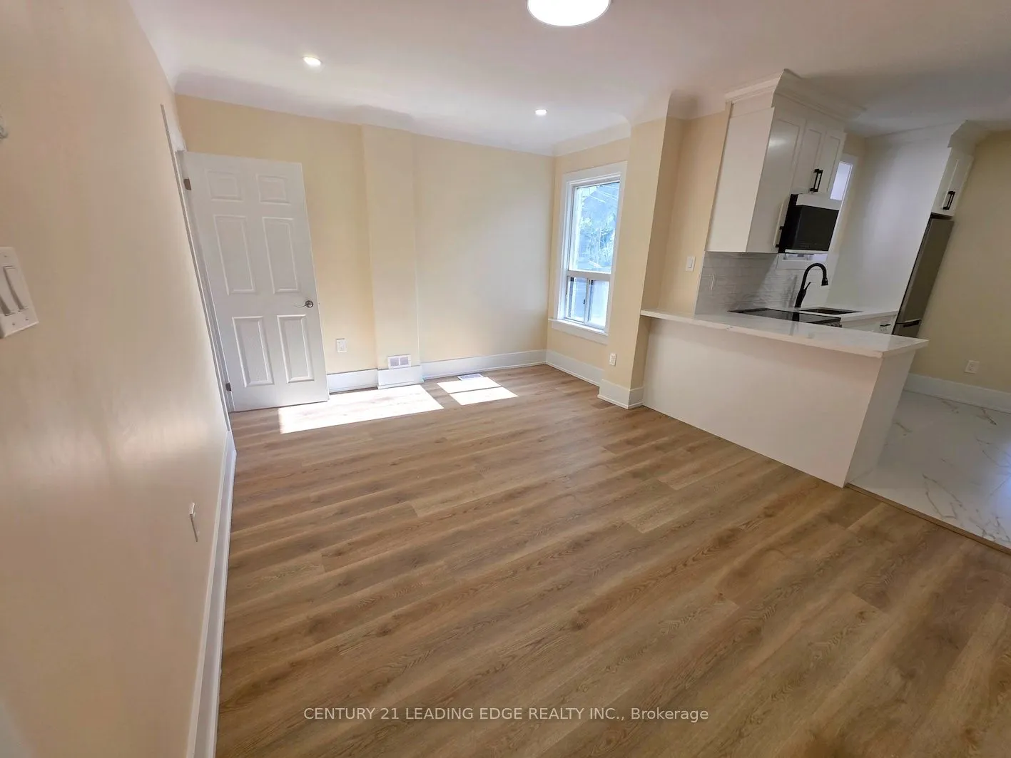 51 Dearbourne Avenue, #Main