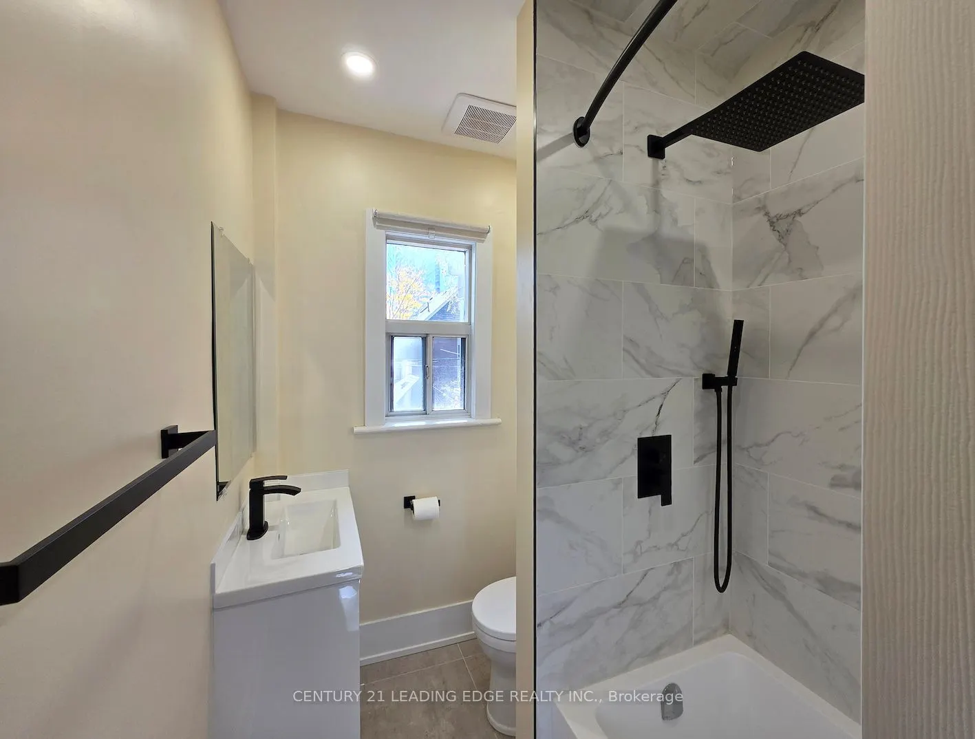 51 Dearbourne Avenue, #Main