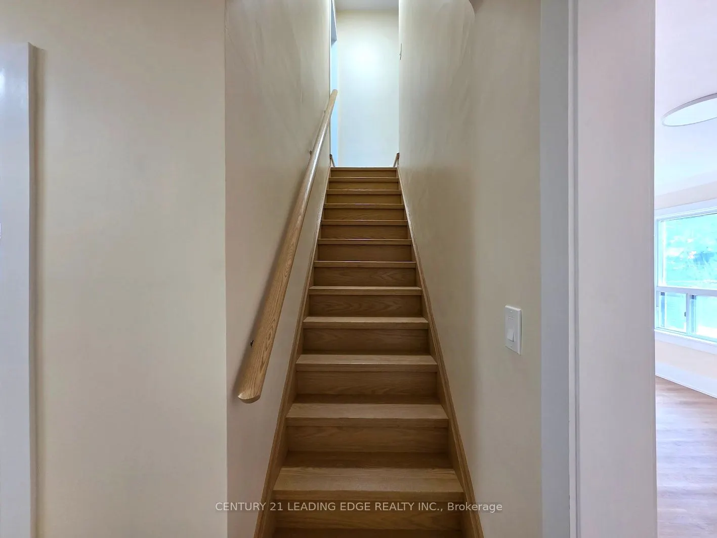 51 Dearbourne Avenue, #Main